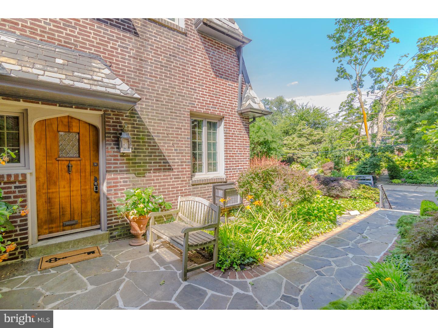 EAST FALLS - Residential