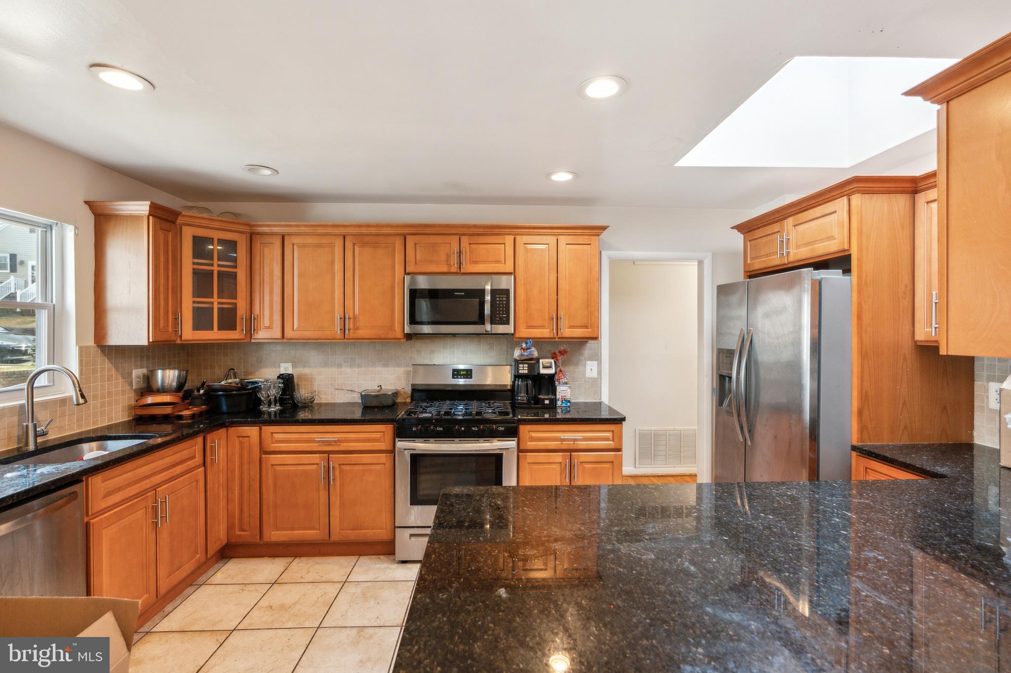 207 VIEWING AVENUE