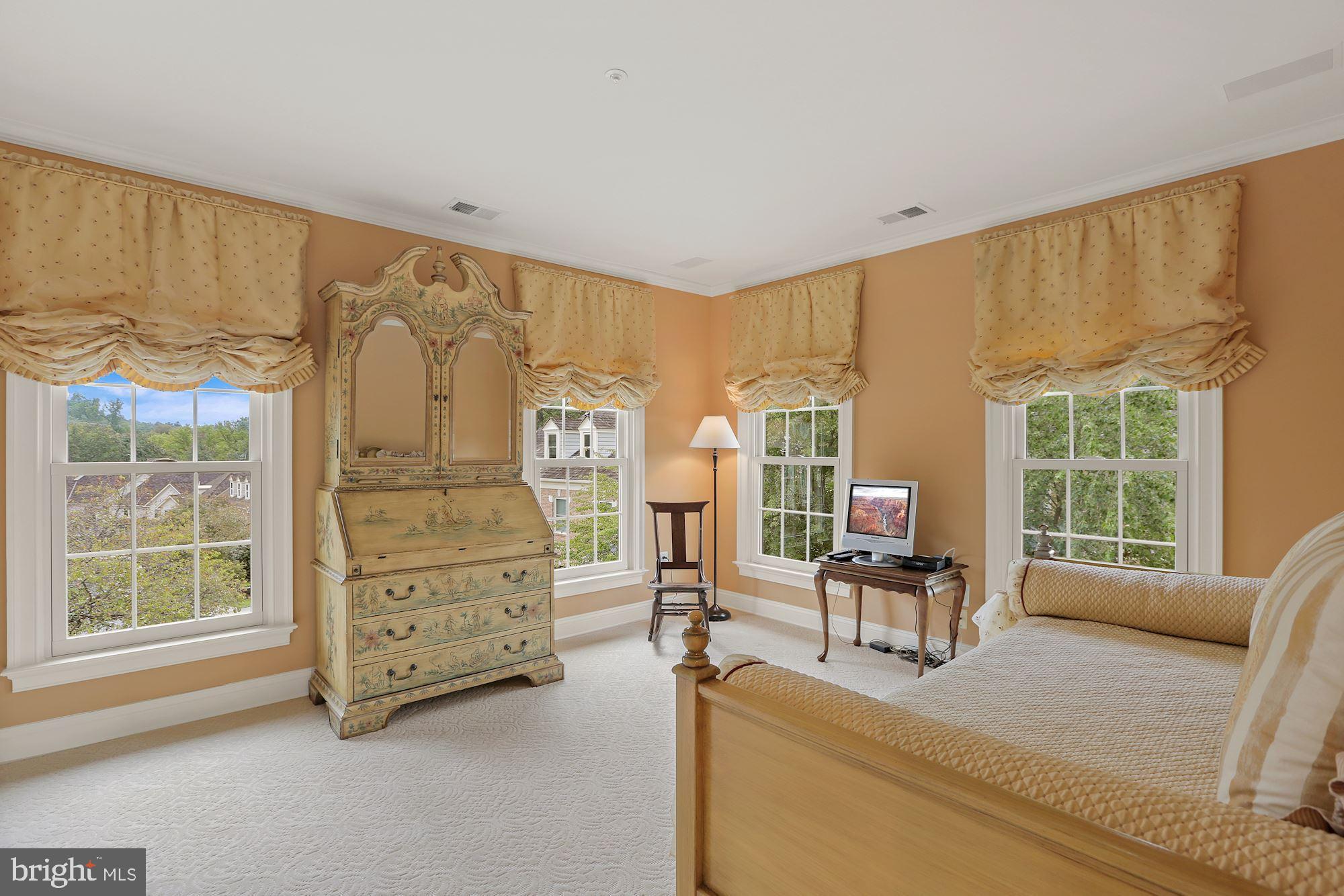 POTOMAC CREST - Residential