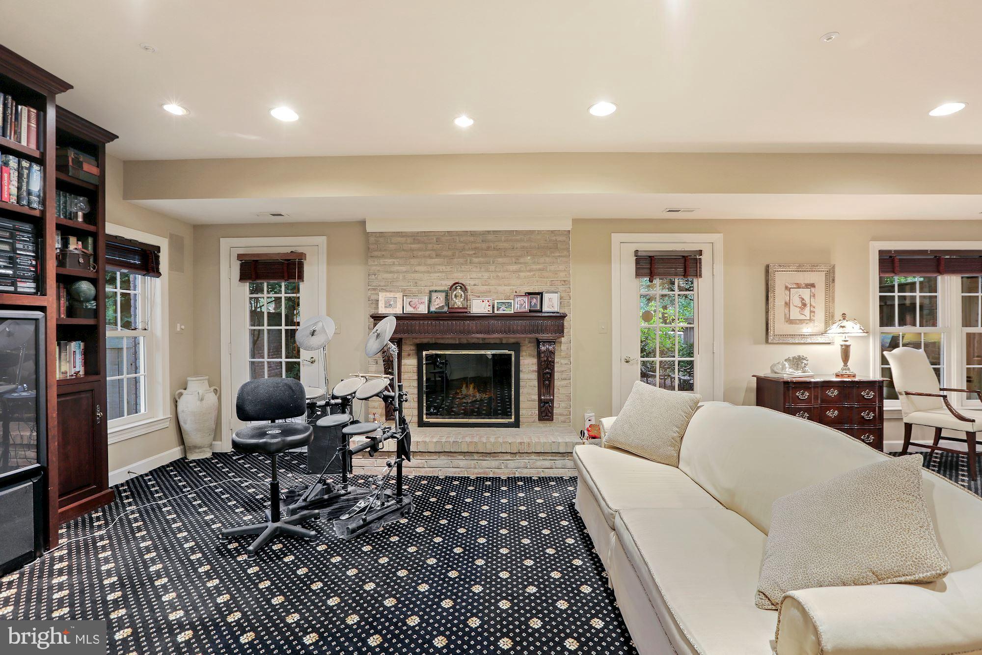 POTOMAC CREST - Residential