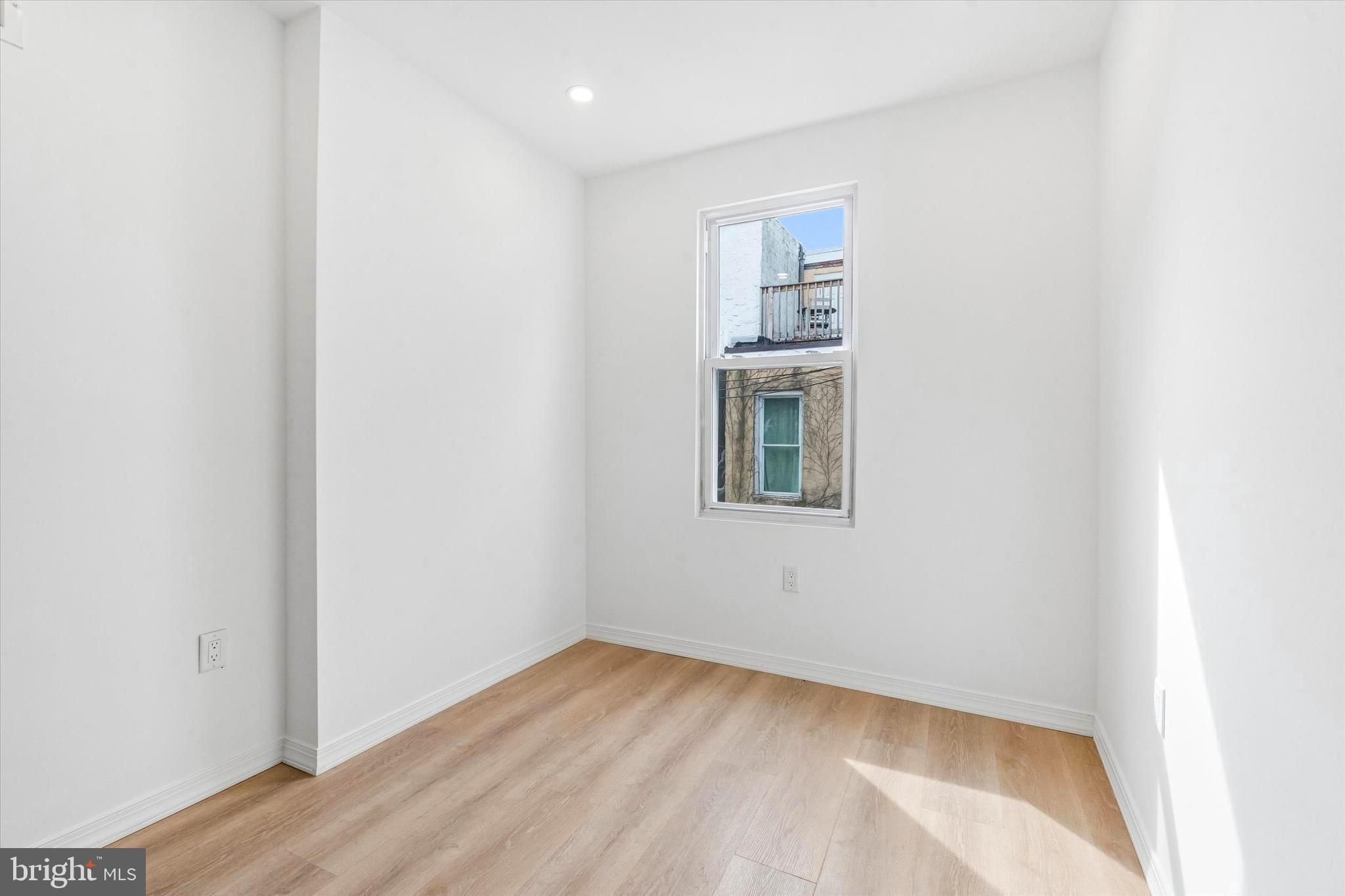 POINT BREEZE - Residential