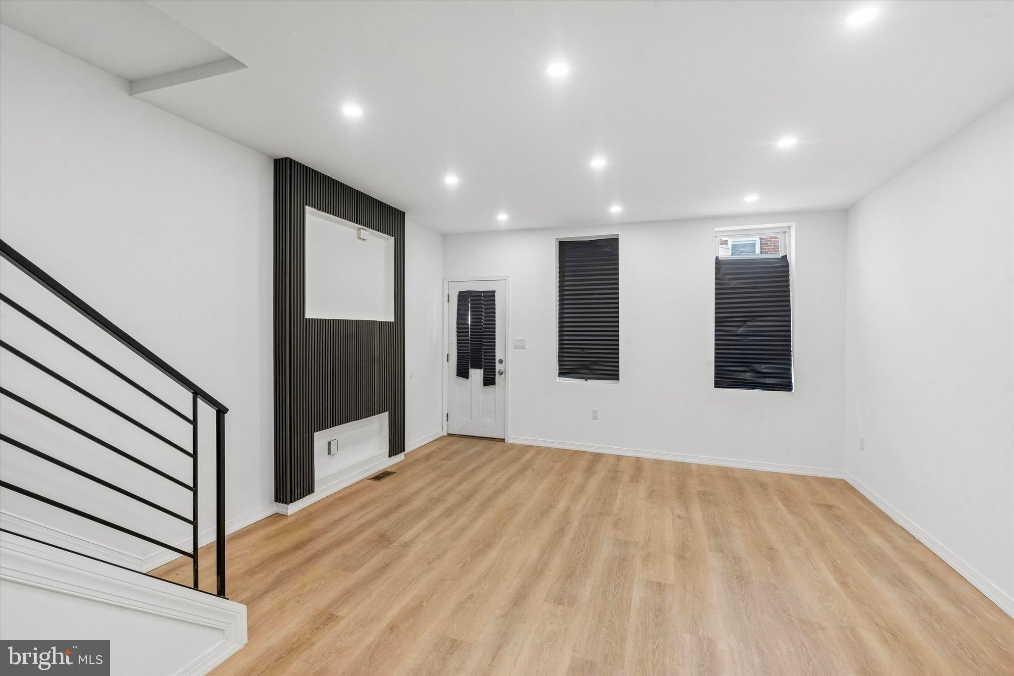 POINT BREEZE - Residential