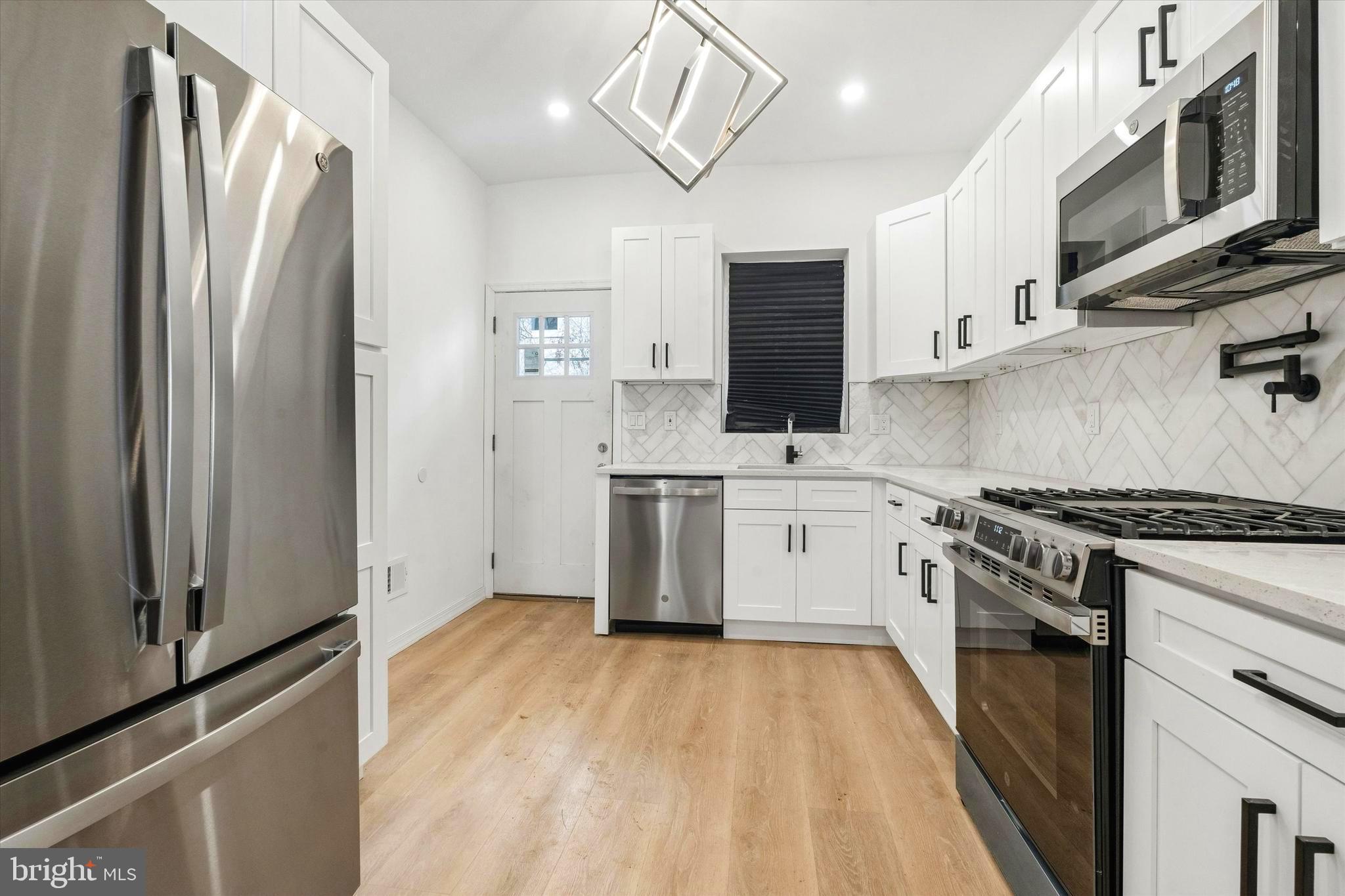 POINT BREEZE - Residential