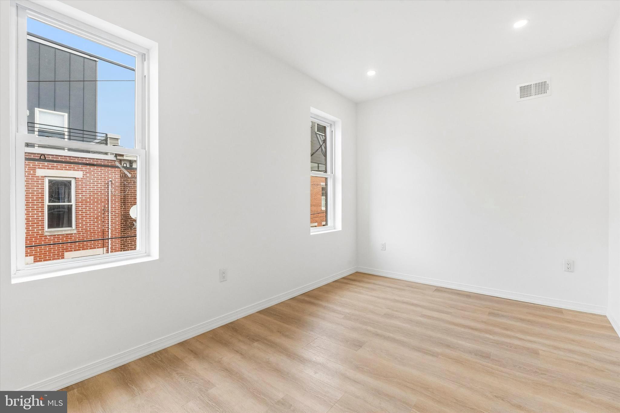 POINT BREEZE - Residential