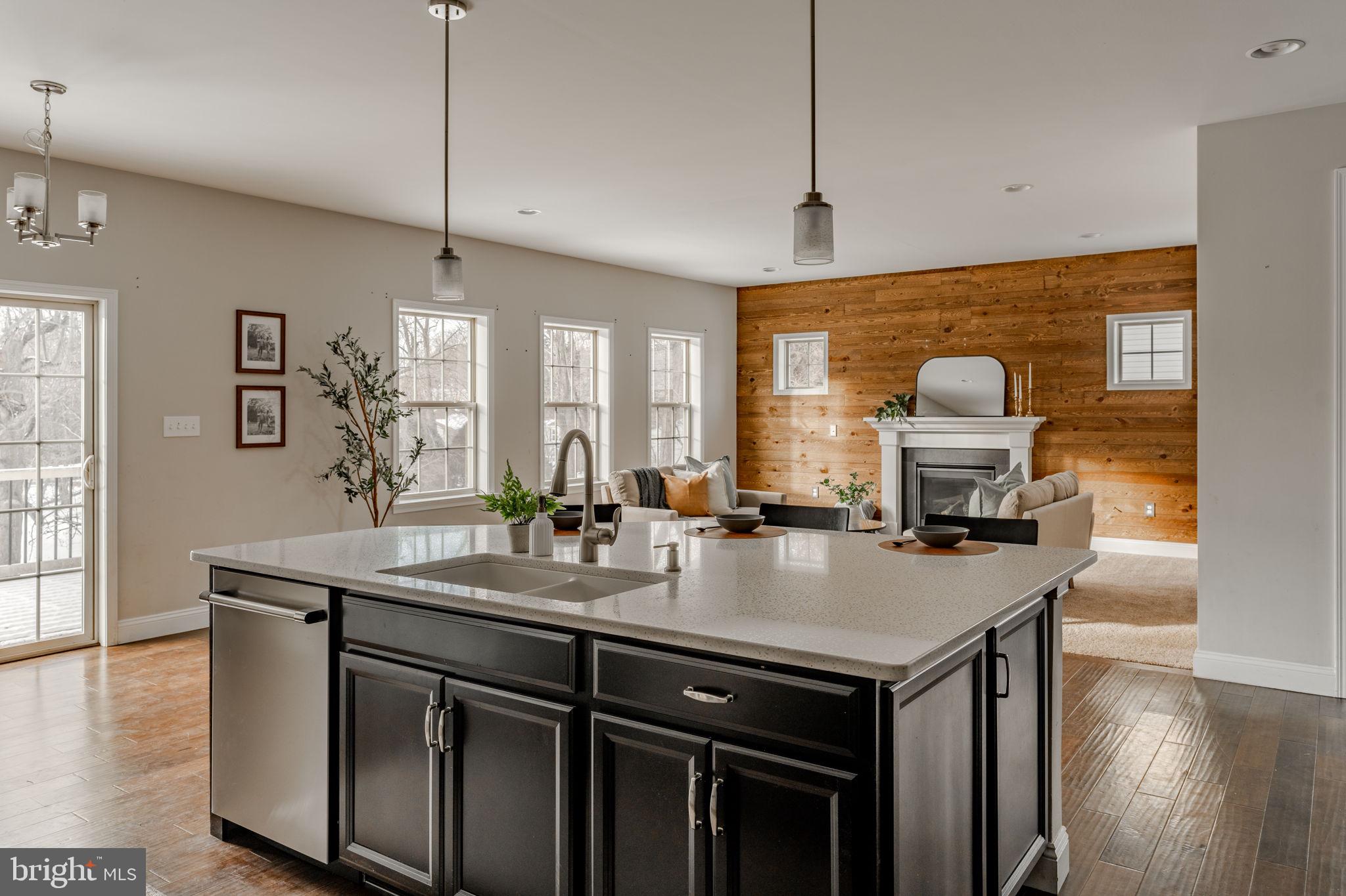 ROLLING MEADOWS - Residential