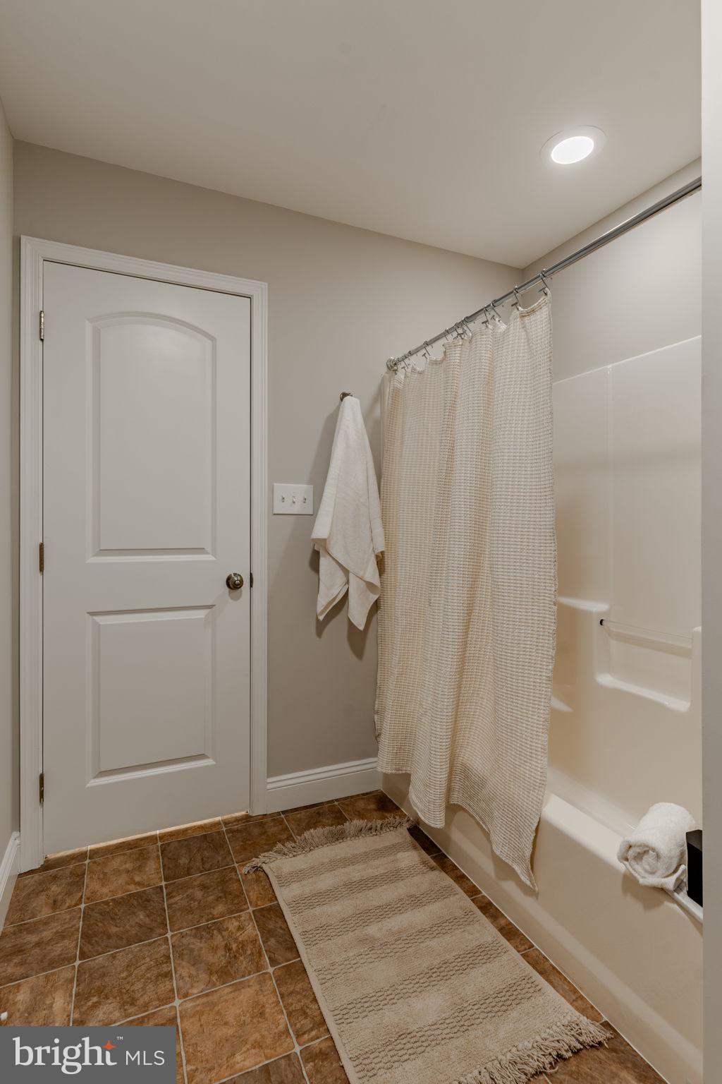 ROLLING MEADOWS - Residential