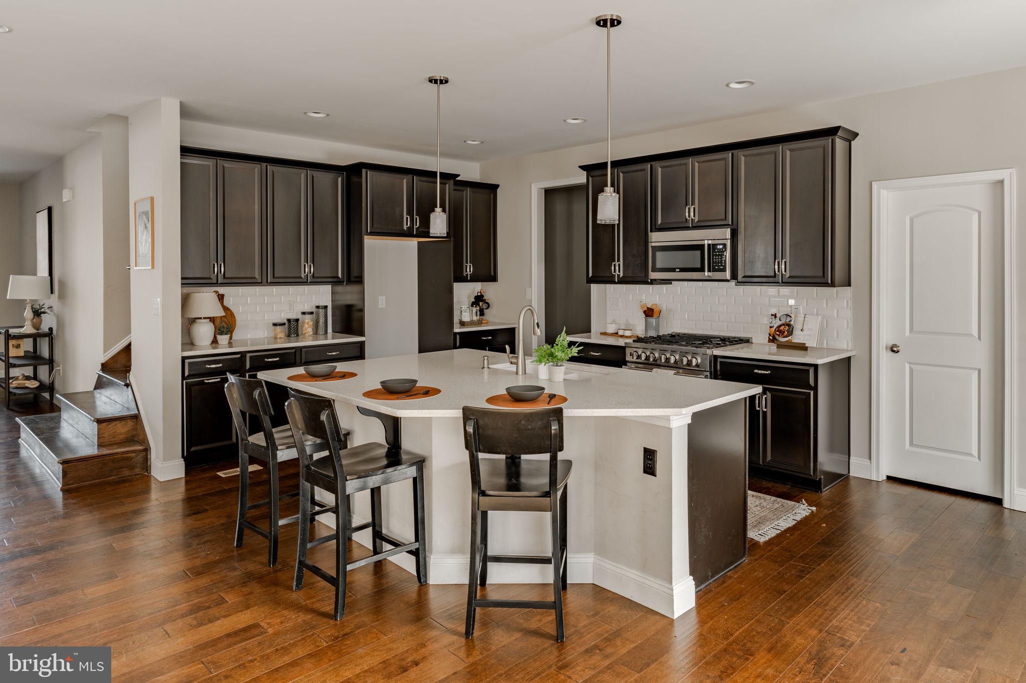 ROLLING MEADOWS - Residential