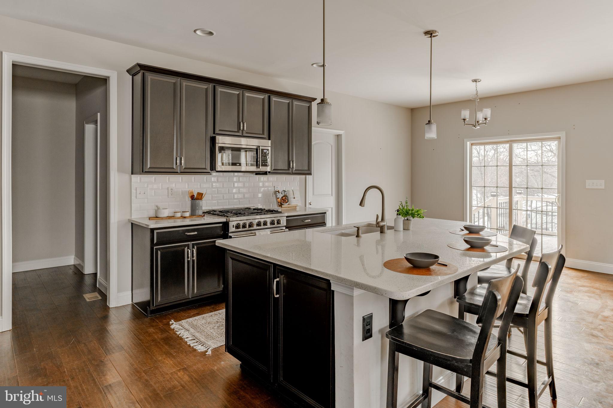 ROLLING MEADOWS - Residential