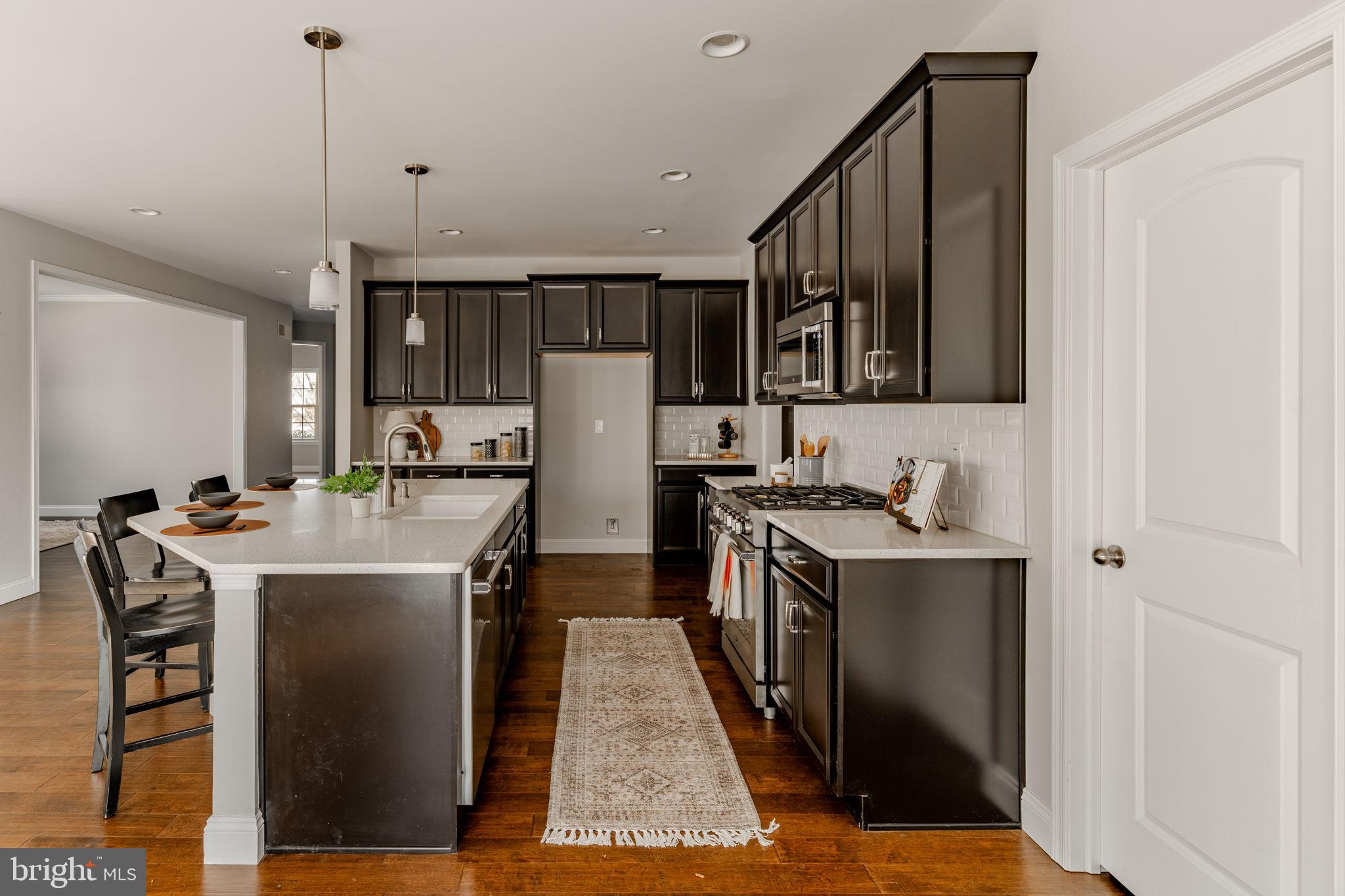 ROLLING MEADOWS - Residential