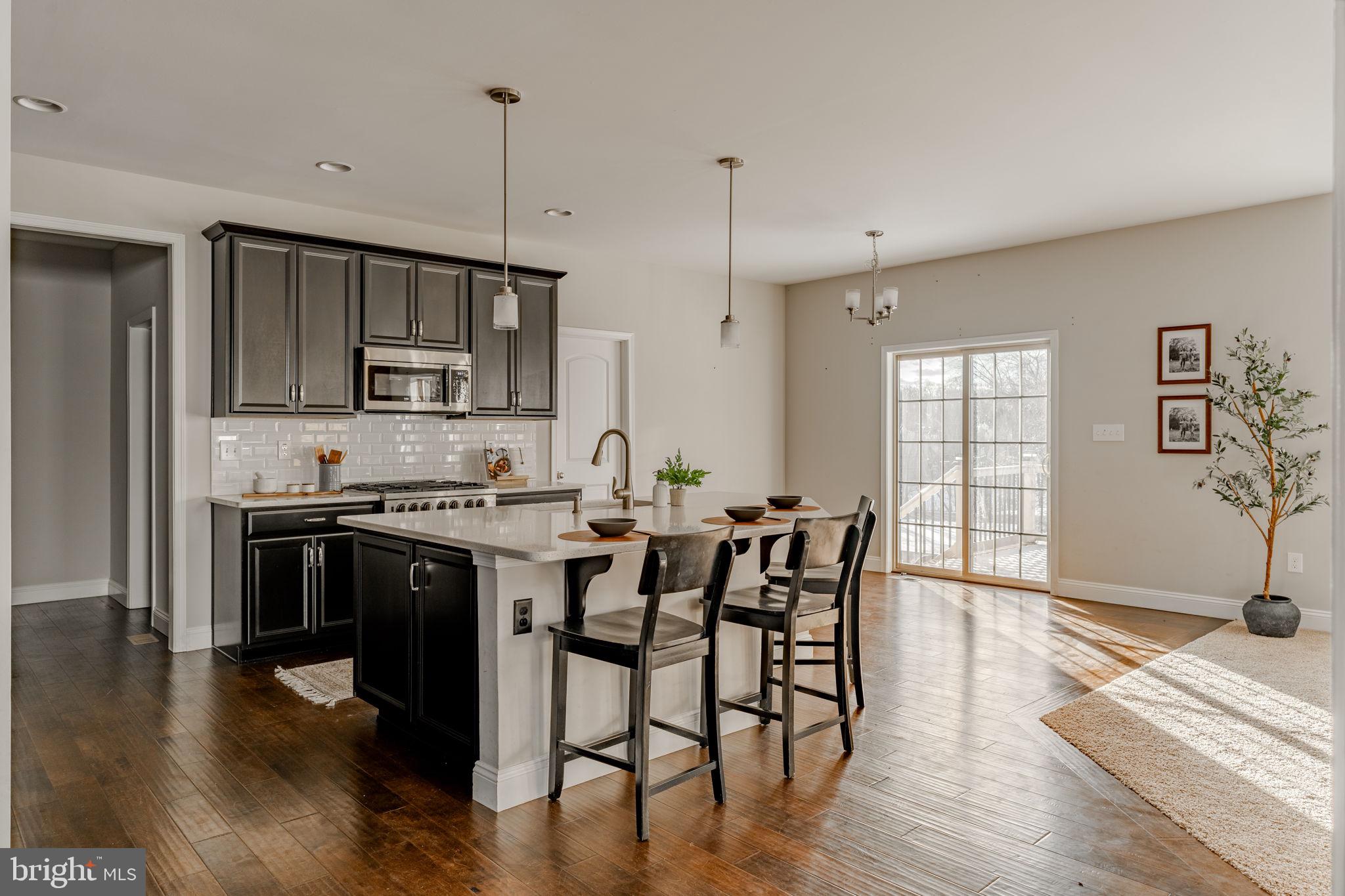 ROLLING MEADOWS - Residential