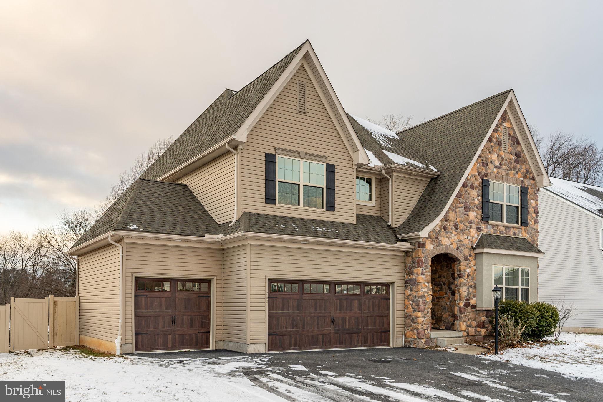 ROLLING MEADOWS - Residential