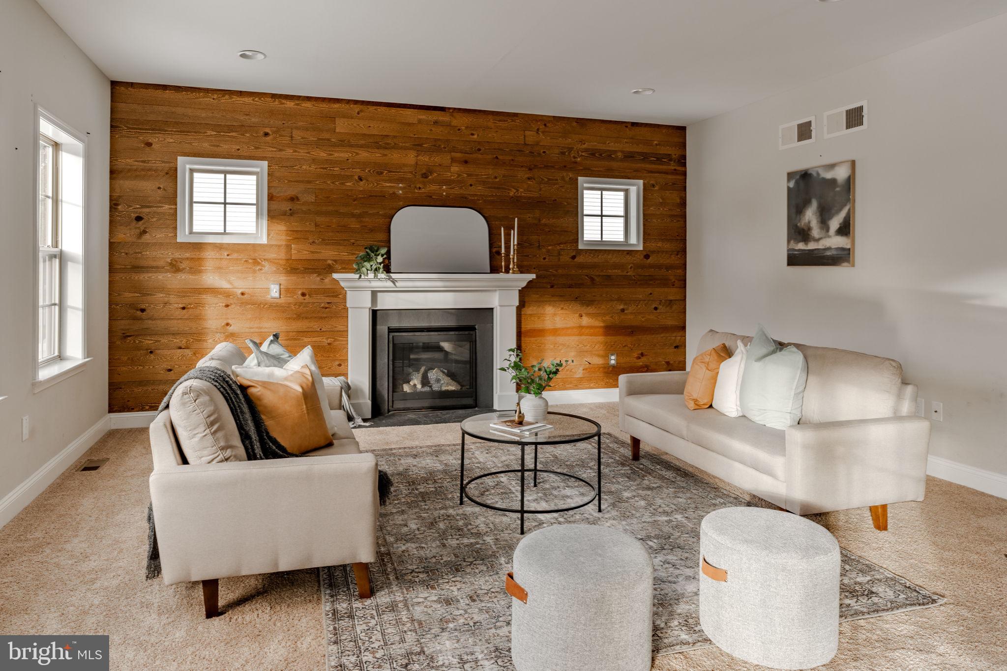 ROLLING MEADOWS - Residential