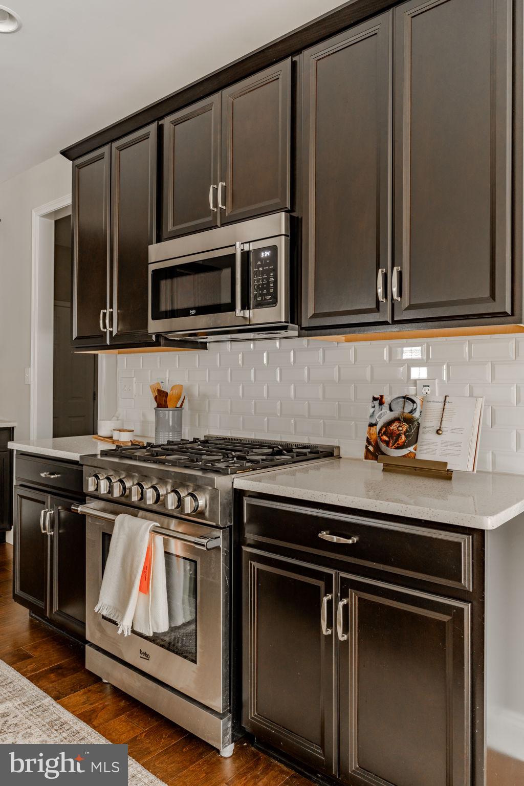 ROLLING MEADOWS - Residential