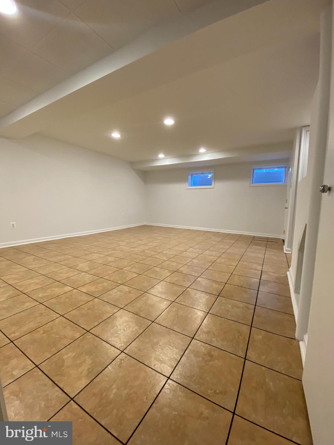 WARWICK VILLAGE - Residential Lease