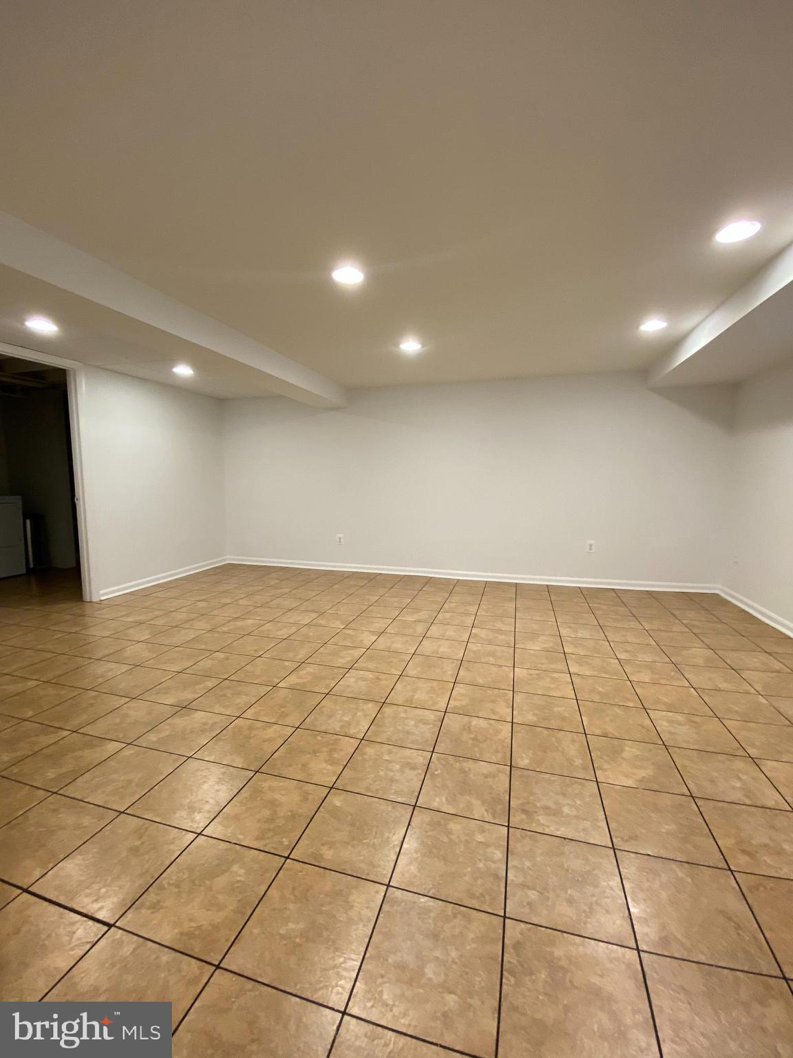 WARWICK VILLAGE - Residential Lease