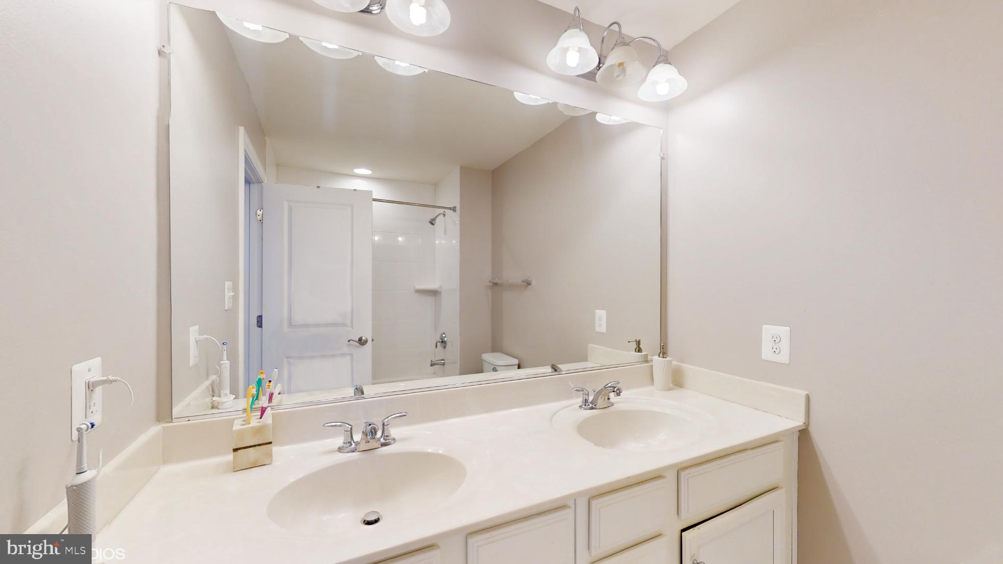 RIVERDALE PARK STATION - Residential