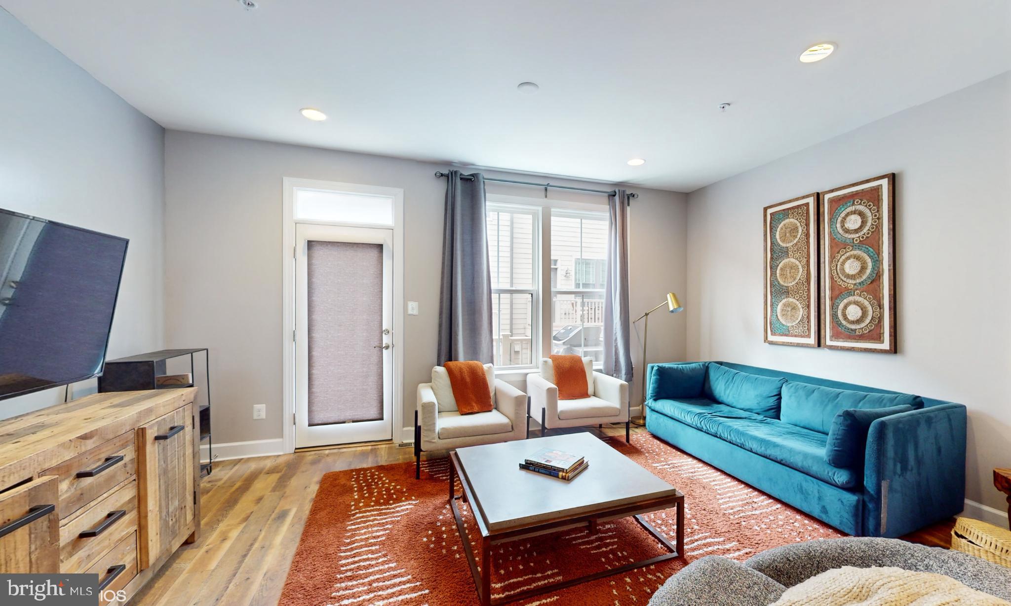 RIVERDALE PARK STATION - Residential