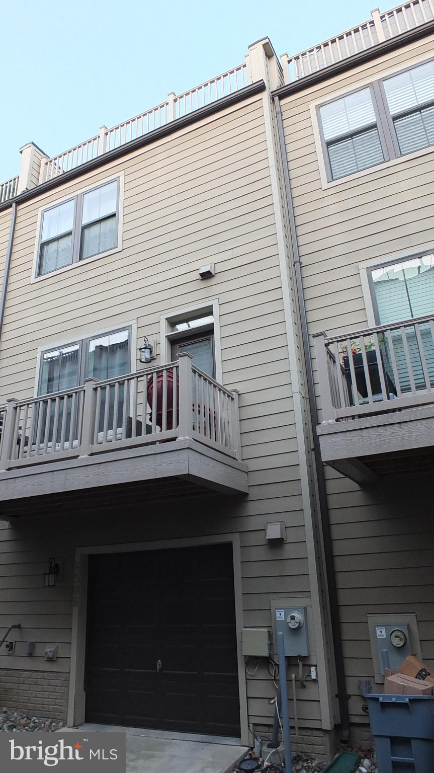 RIVERDALE PARK STATION - Residential