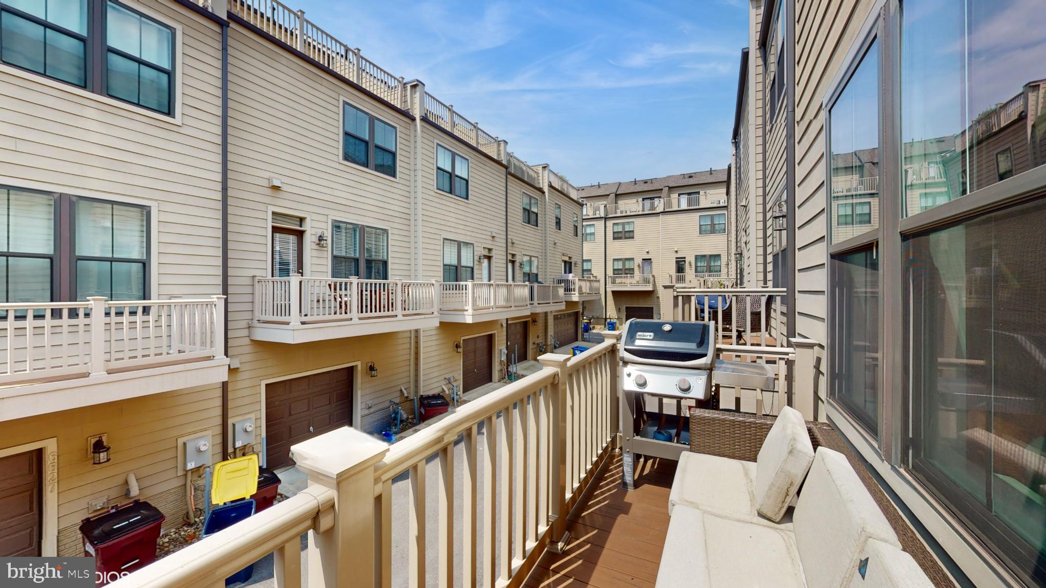 RIVERDALE PARK STATION - Residential