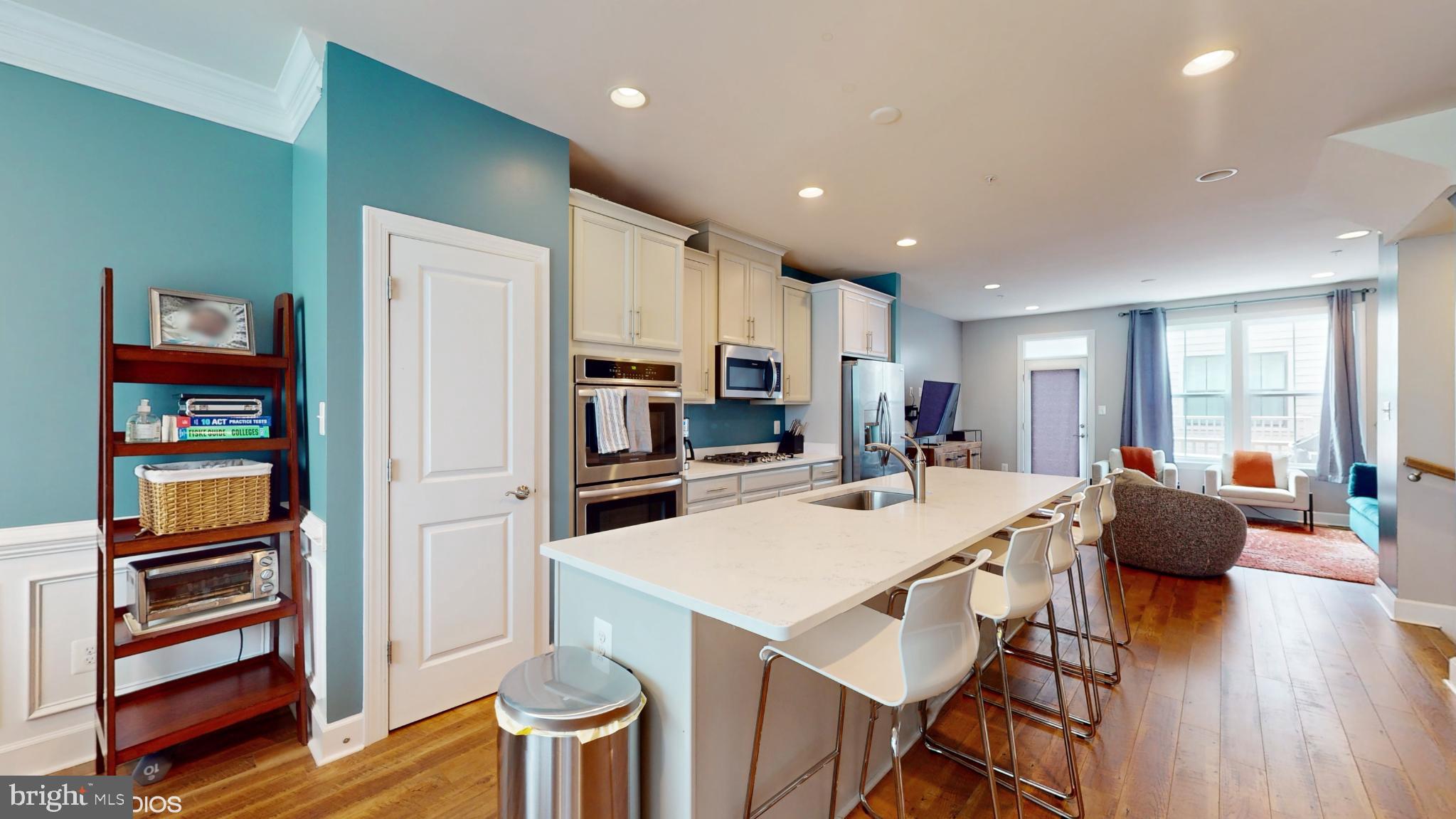 RIVERDALE PARK STATION - Residential