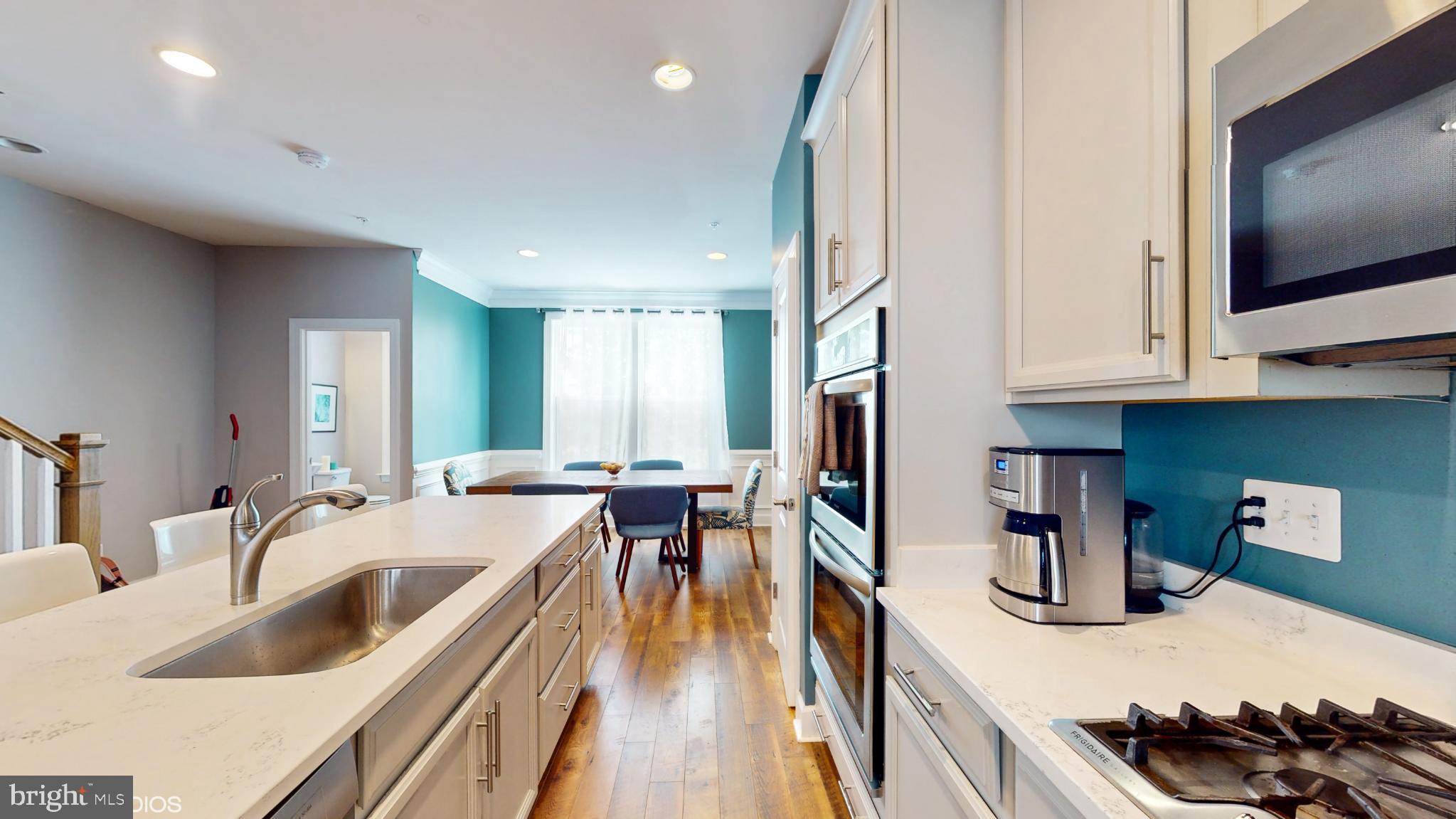 RIVERDALE PARK STATION - Residential