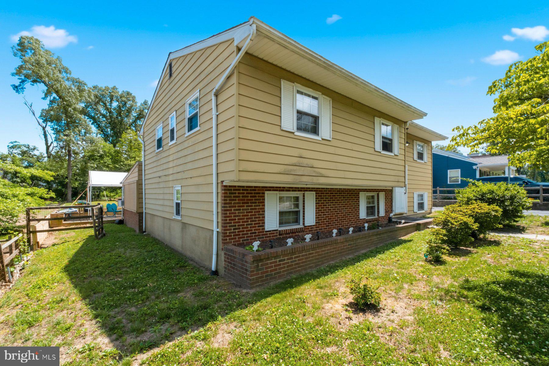 11 MADARY ROAD