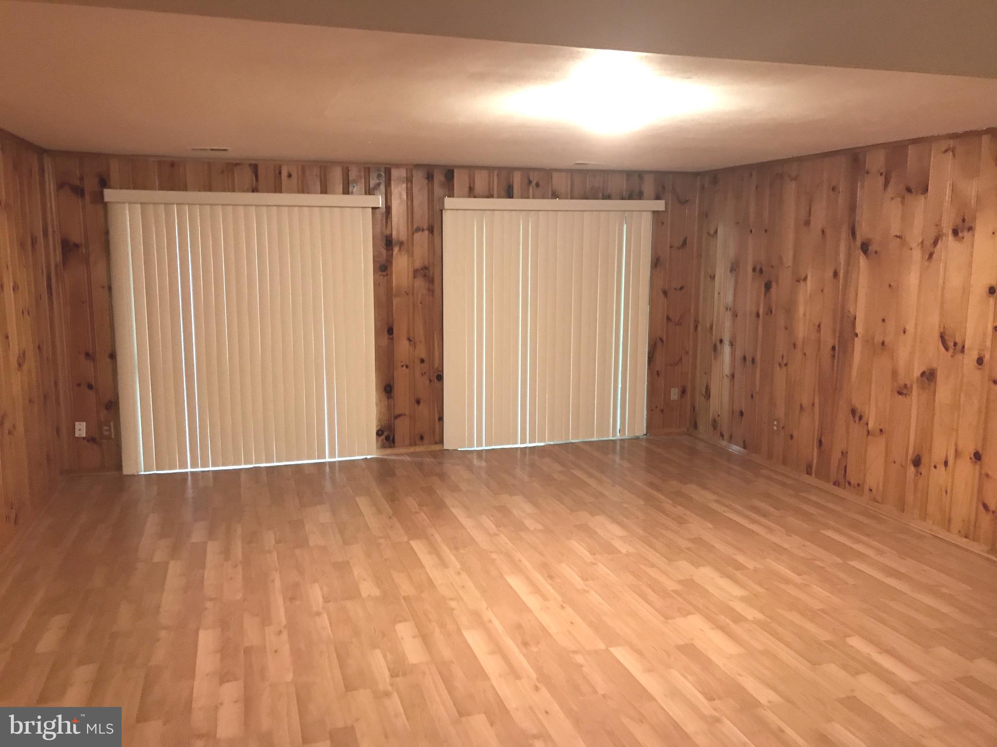 RESTON - Residential Lease