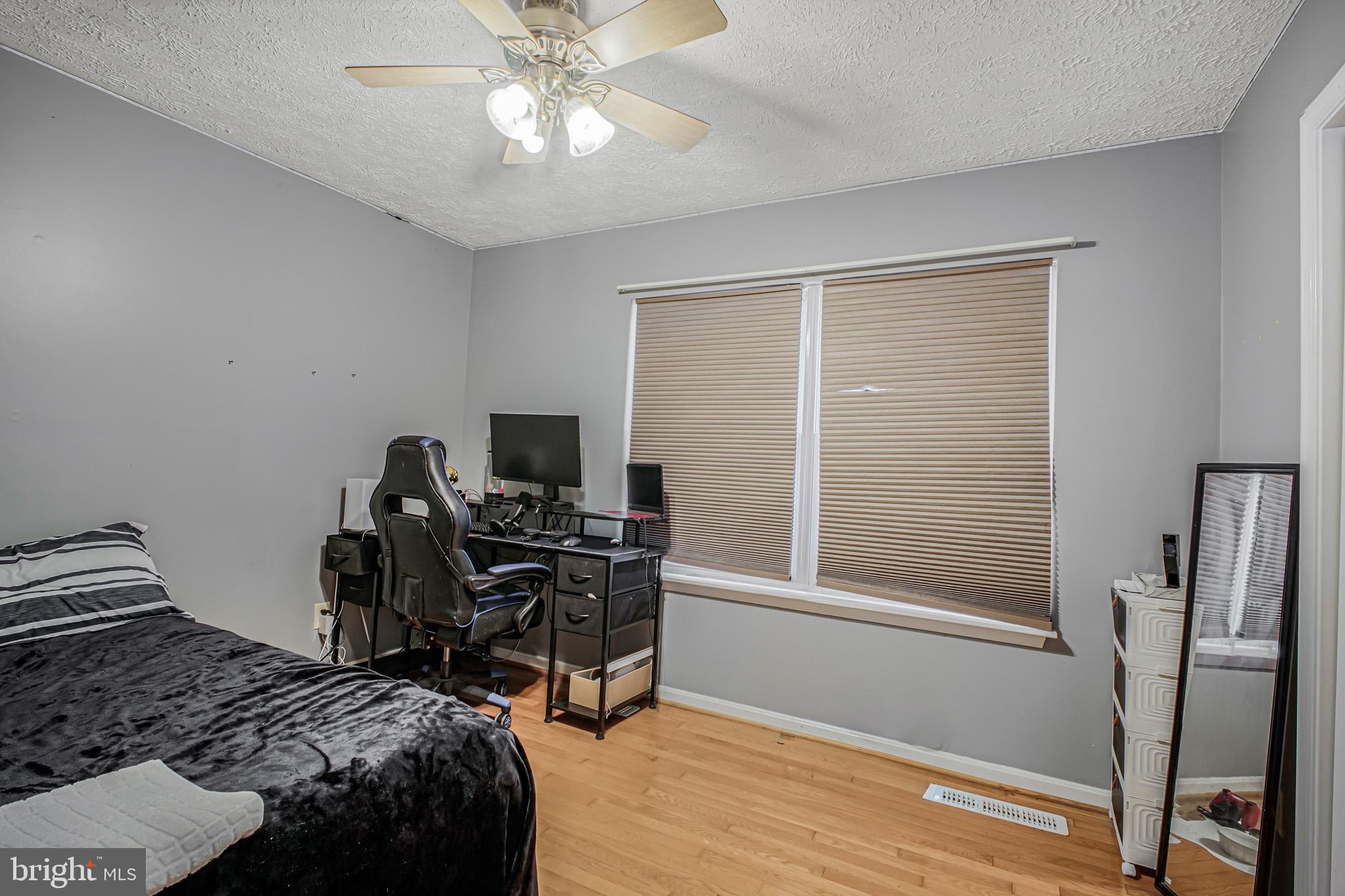 LAKE WILDERNESS - Residential