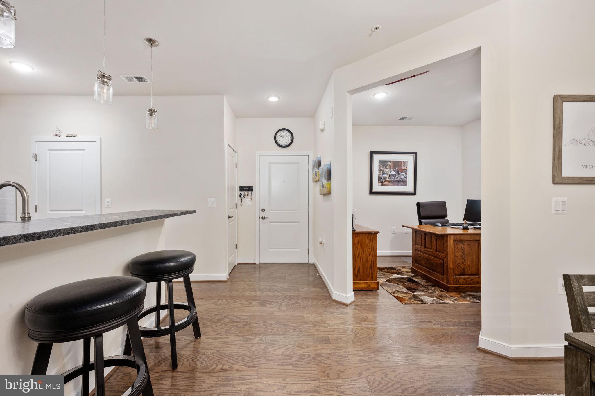 SIGNATURE AT BROADLANDS - Residential