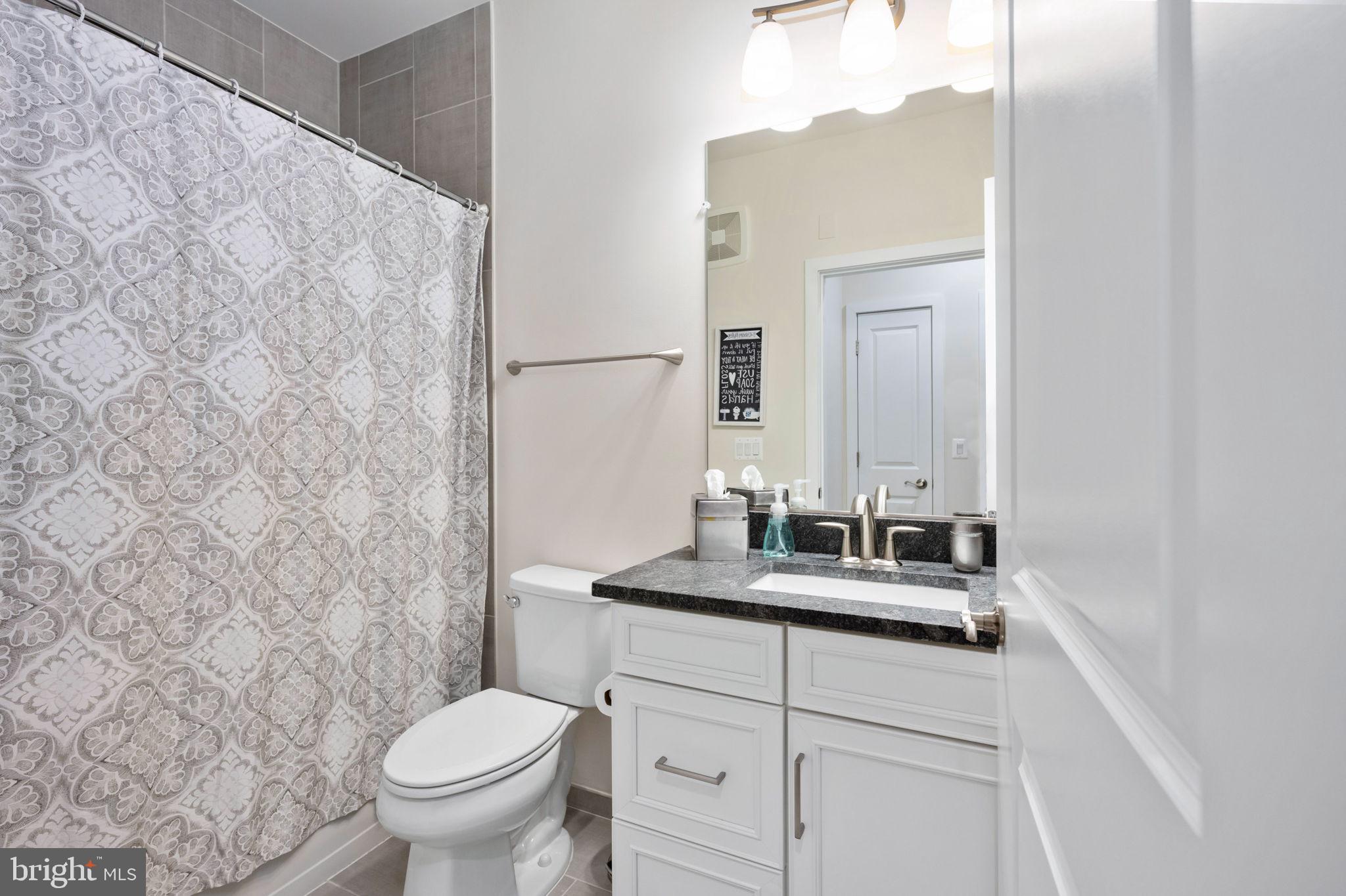 SIGNATURE AT BROADLANDS - Residential