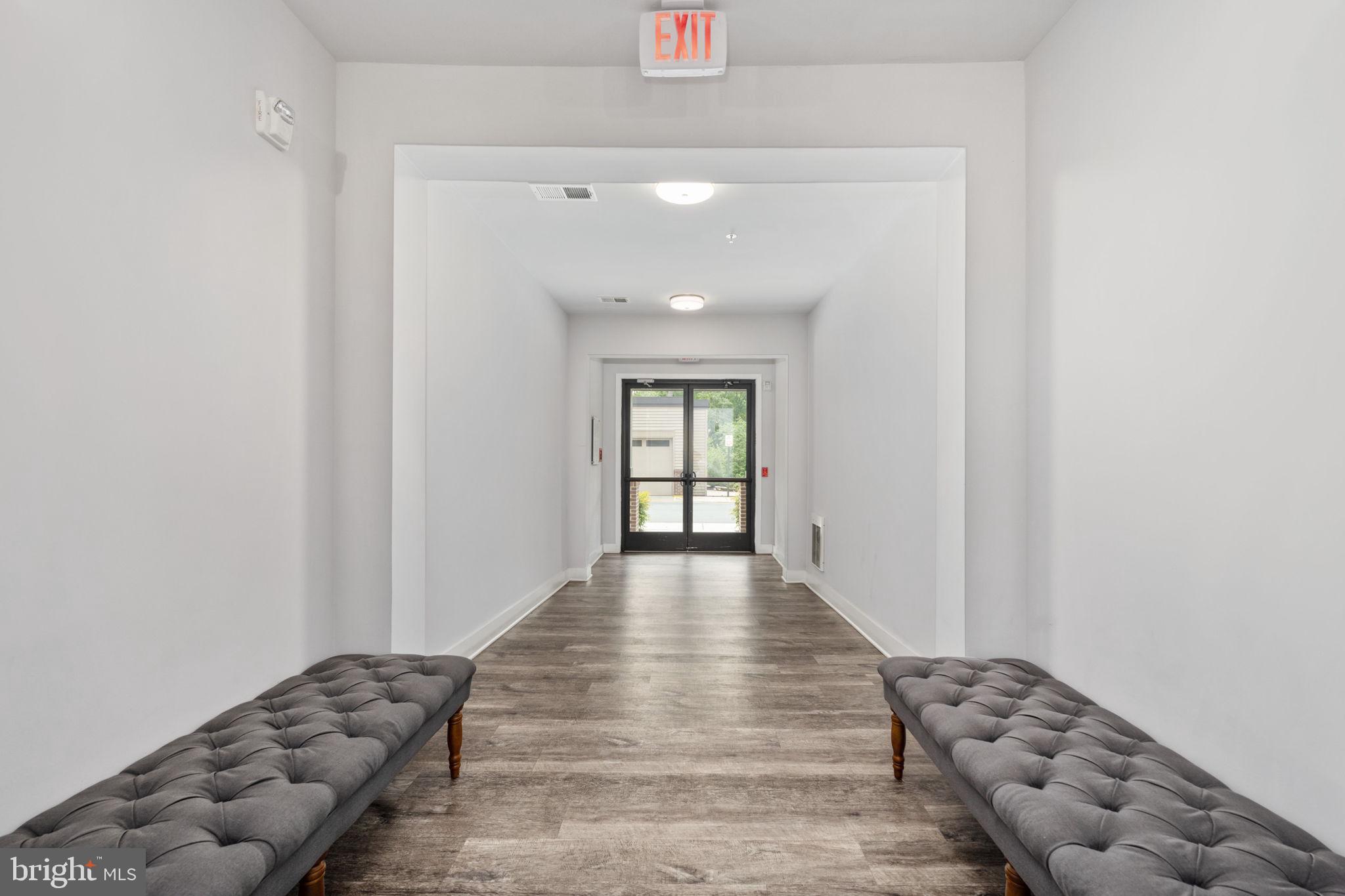 SIGNATURE AT BROADLANDS - Residential