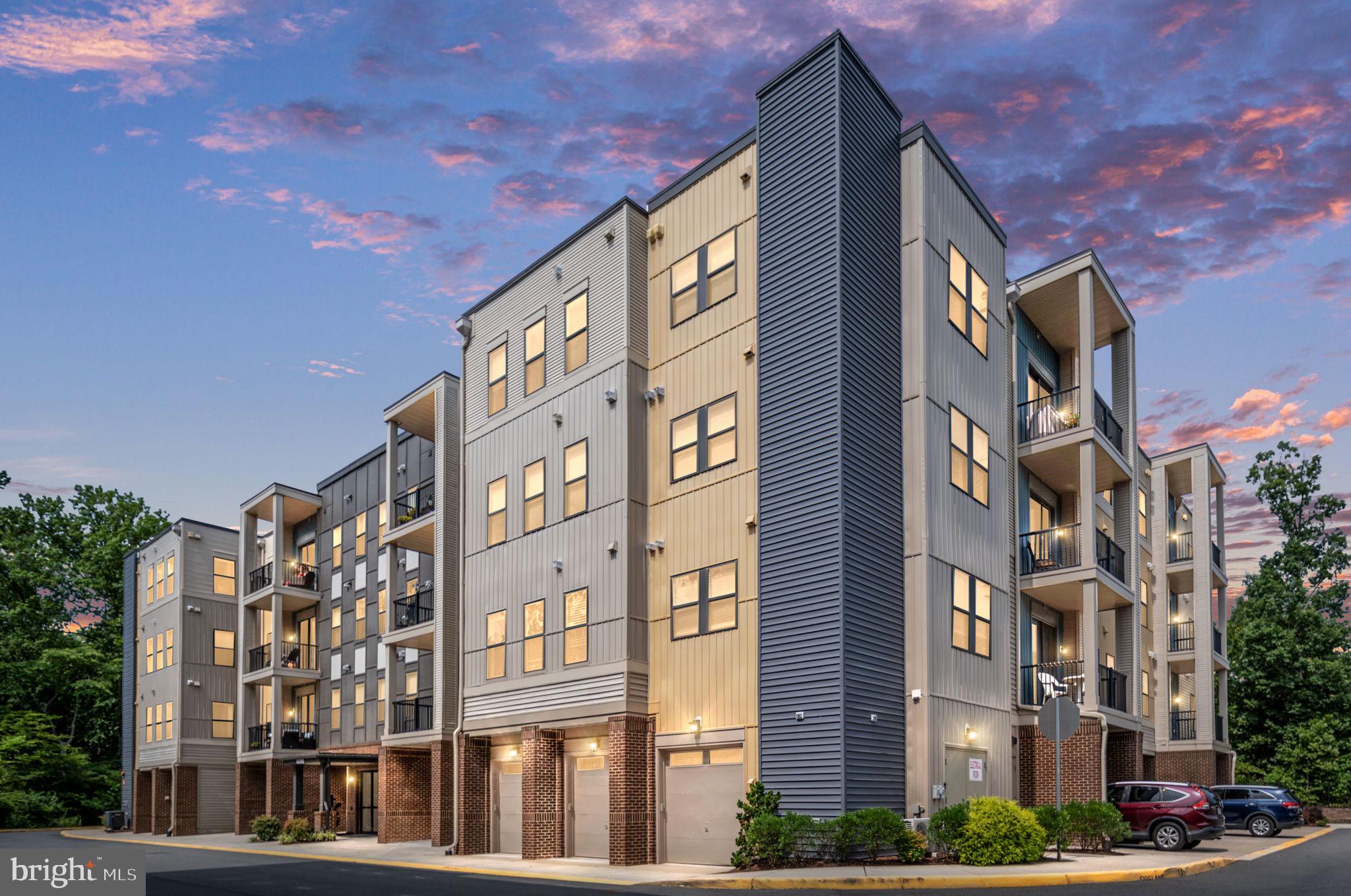 SIGNATURE AT BROADLANDS - Residential