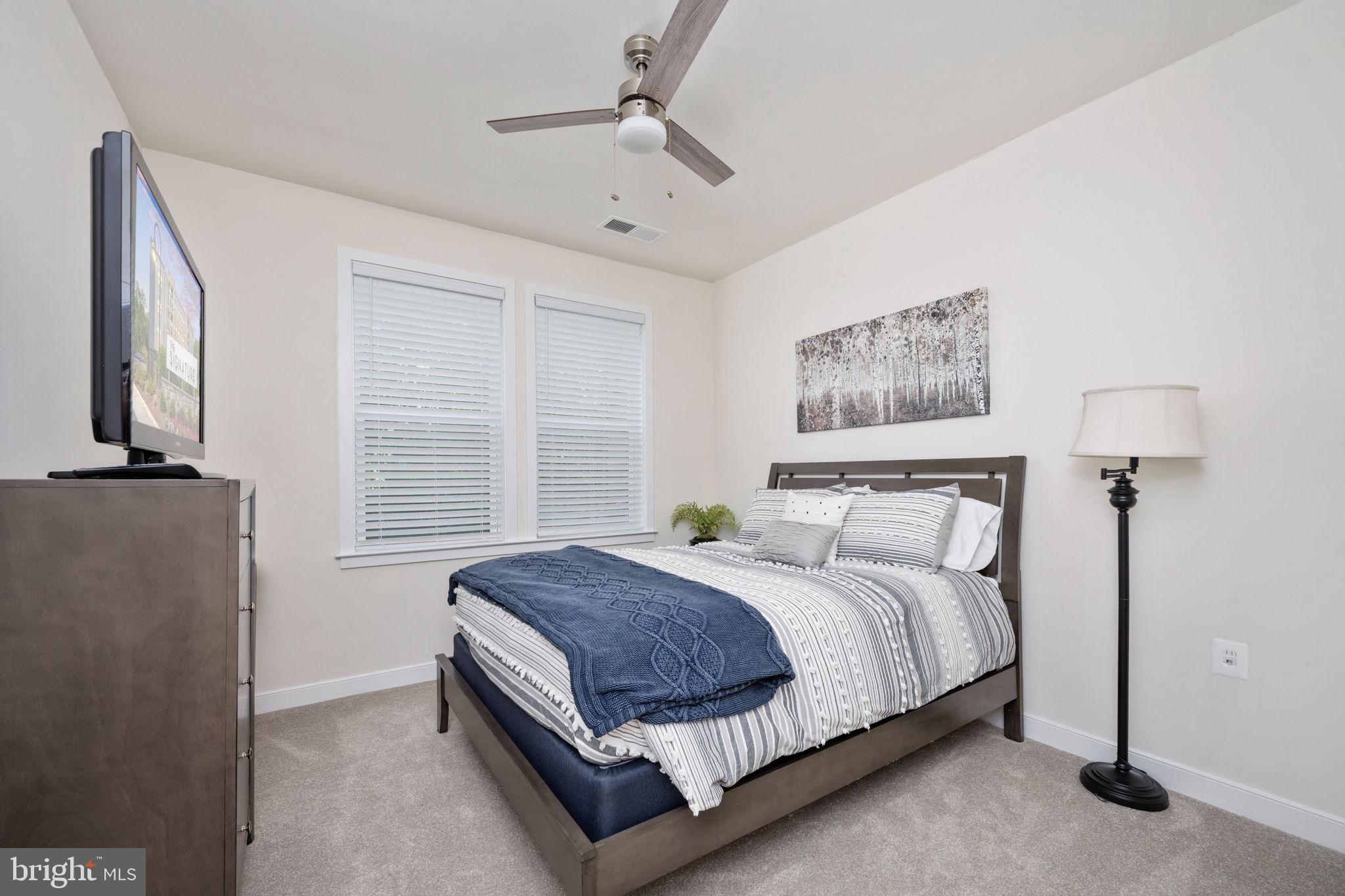 SIGNATURE AT BROADLANDS - Residential