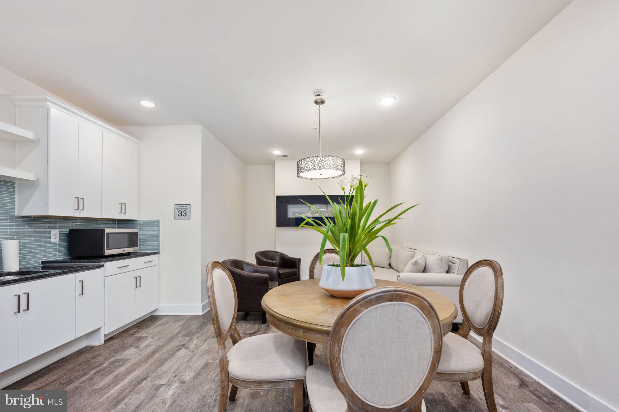 SIGNATURE AT BROADLANDS - Residential