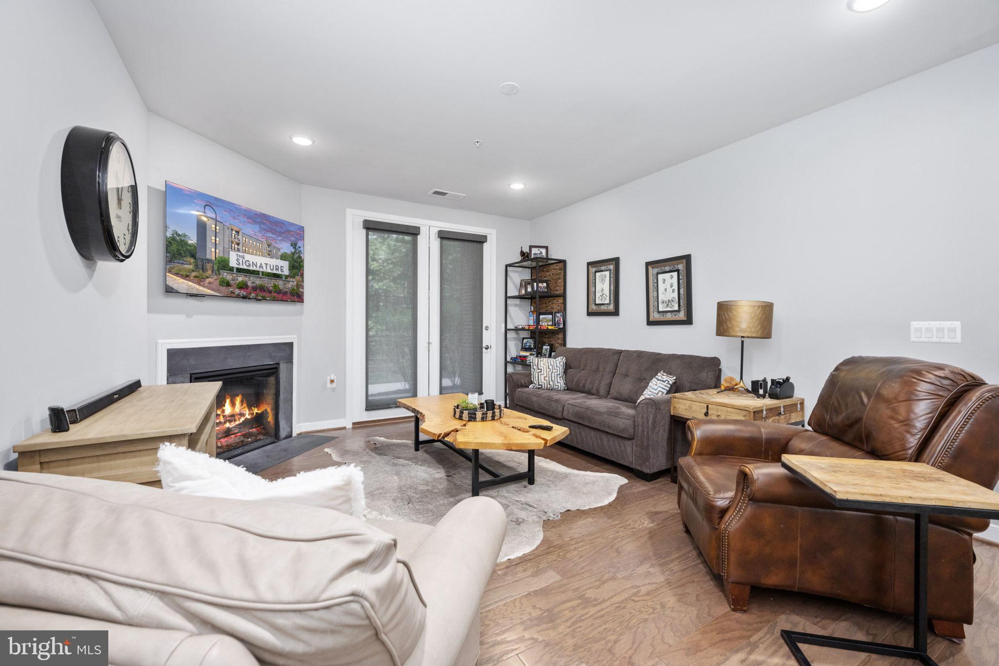 SIGNATURE AT BROADLANDS - Residential