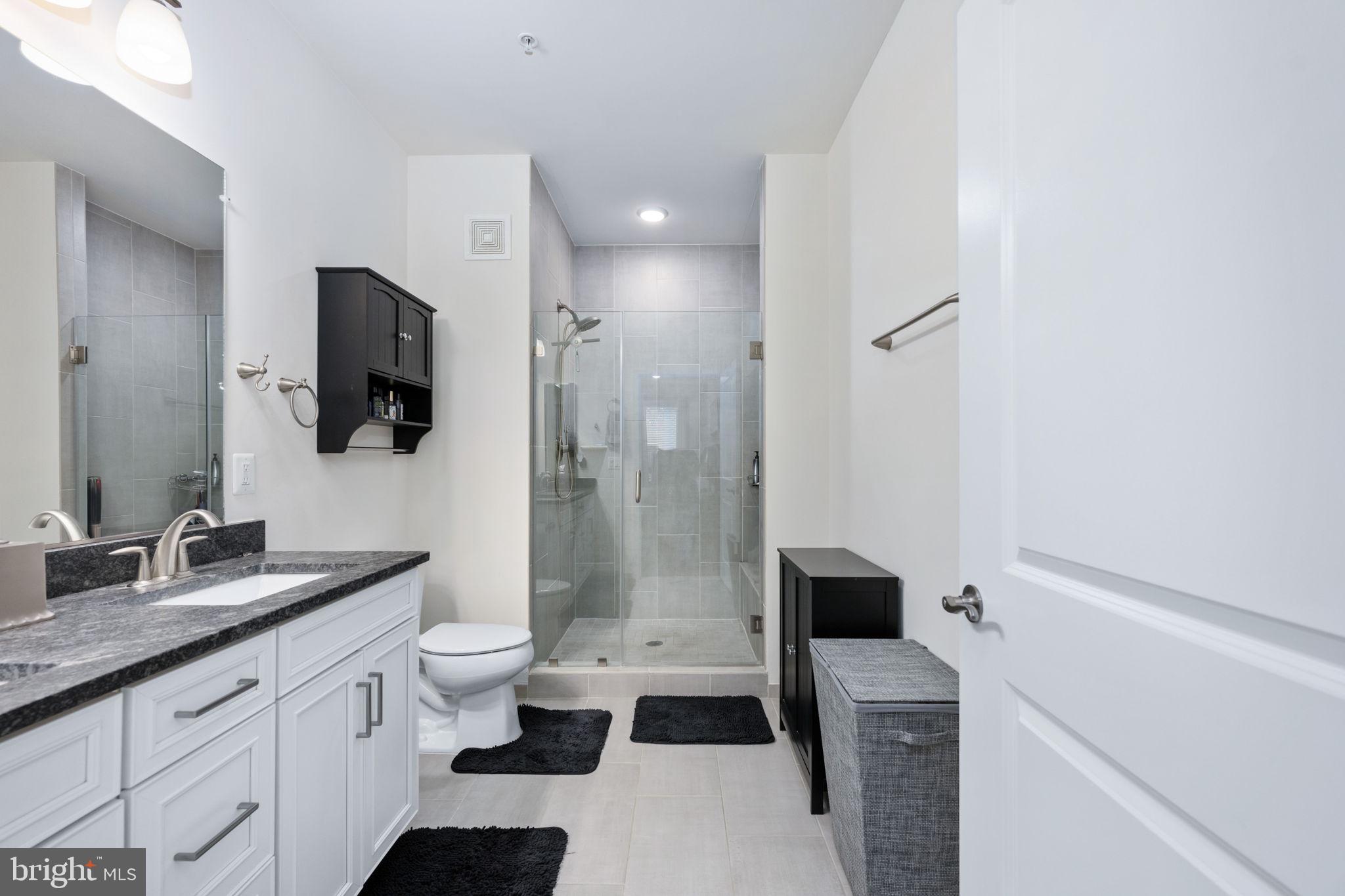 SIGNATURE AT BROADLANDS - Residential