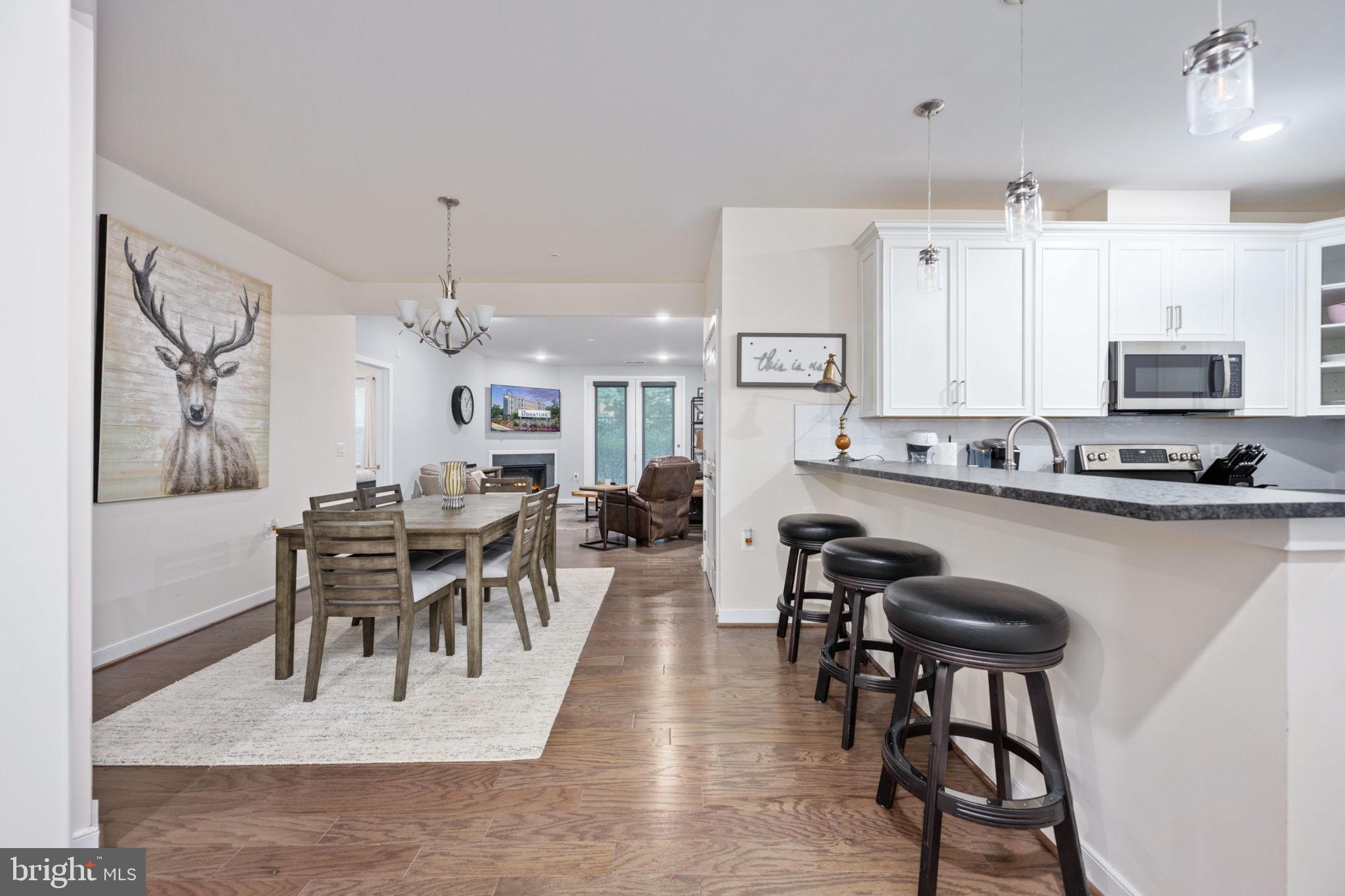 SIGNATURE AT BROADLANDS - Residential