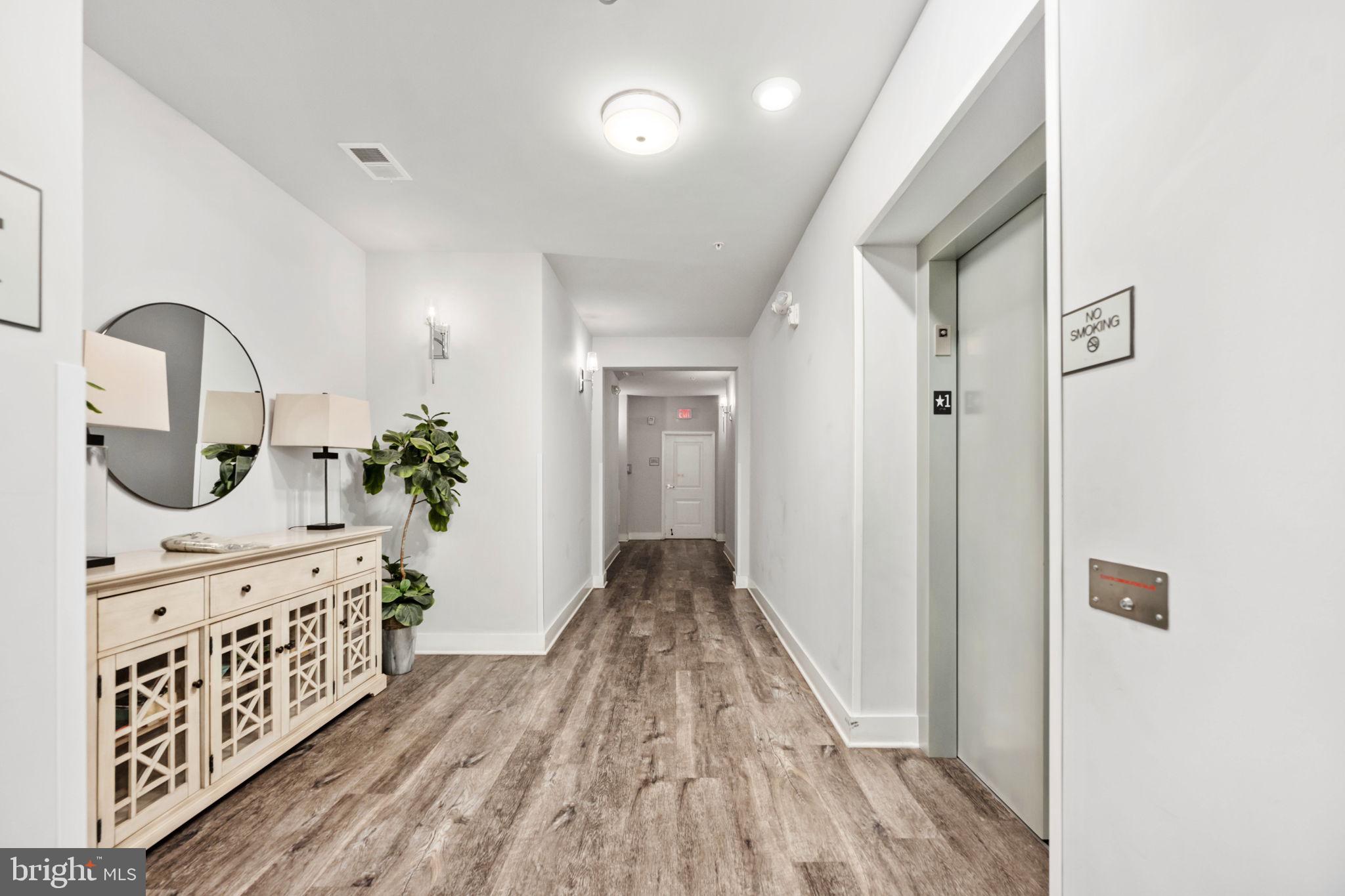 SIGNATURE AT BROADLANDS - Residential