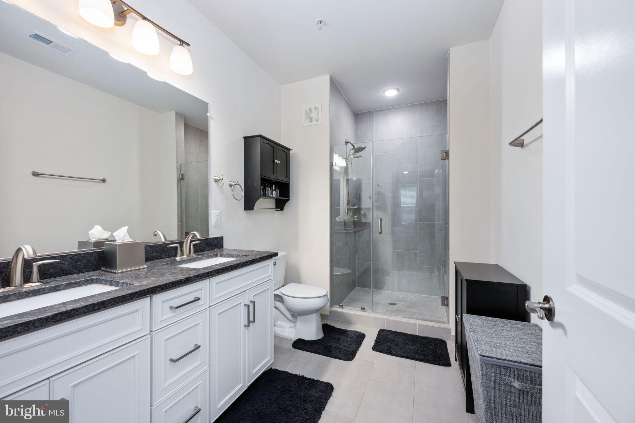 SIGNATURE AT BROADLANDS - Residential