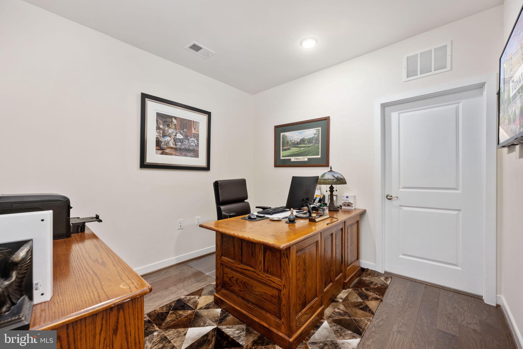 SIGNATURE AT BROADLANDS - Residential