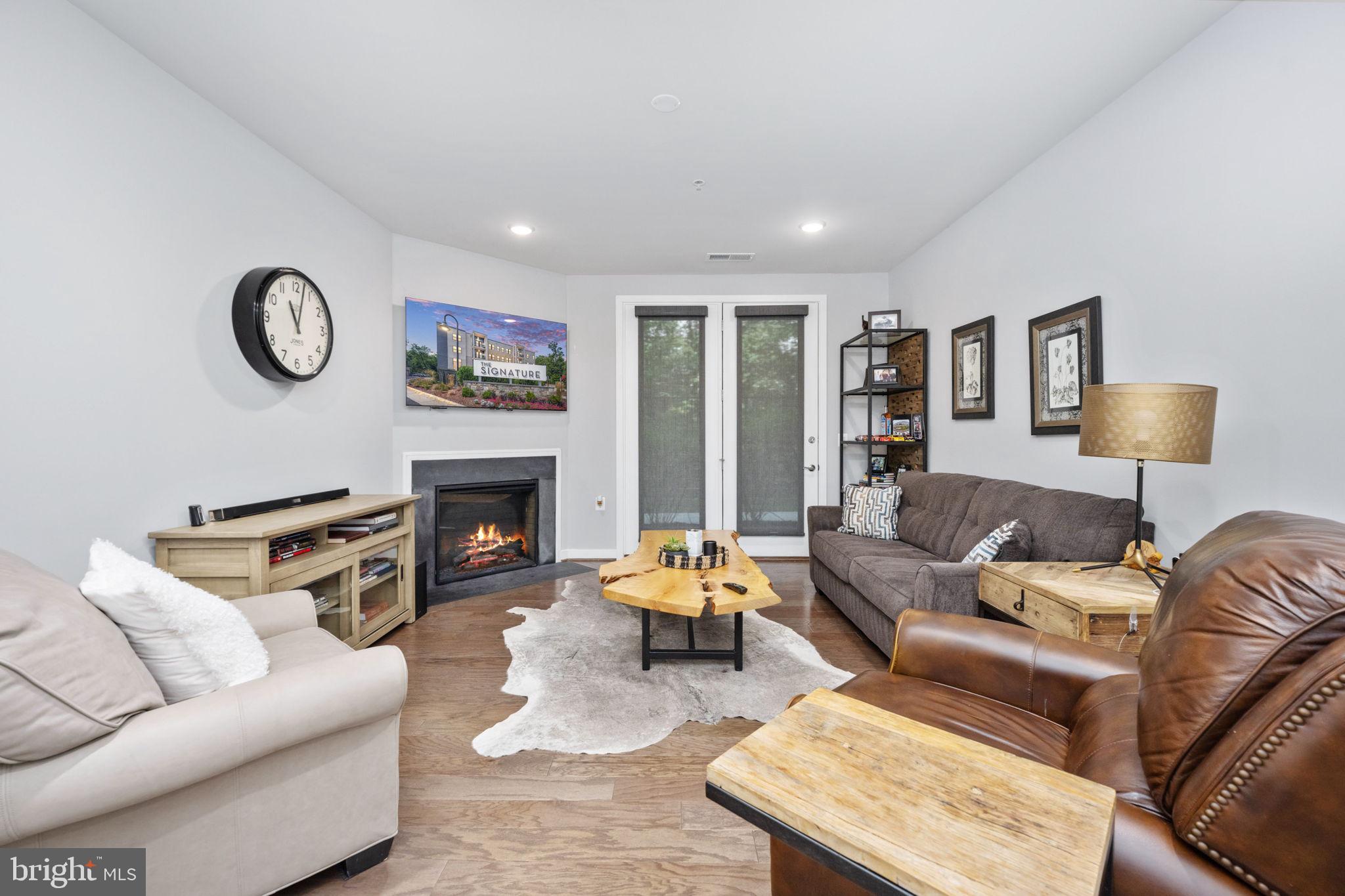 SIGNATURE AT BROADLANDS - Residential