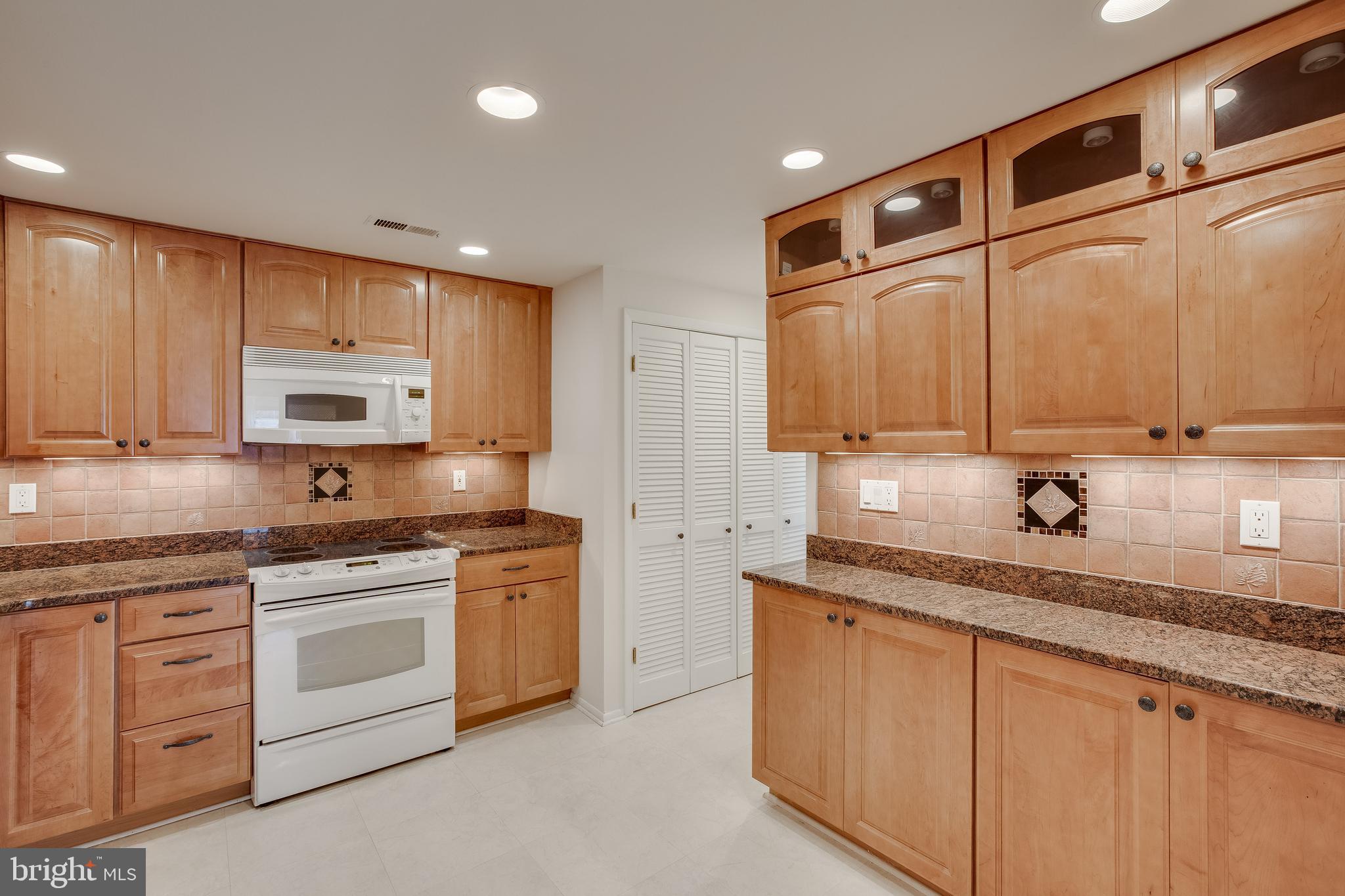 ROSSMOOR MUTUAL #14 - Residential