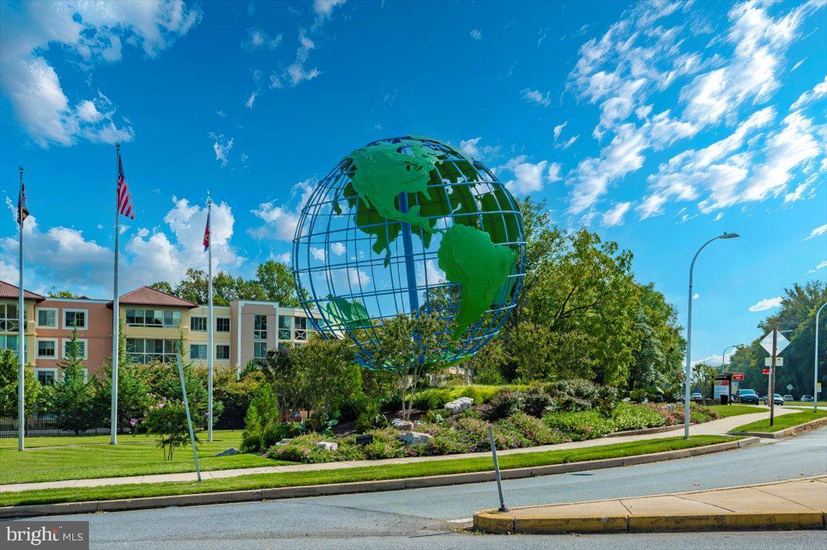 LEISURE WORLD - Residential