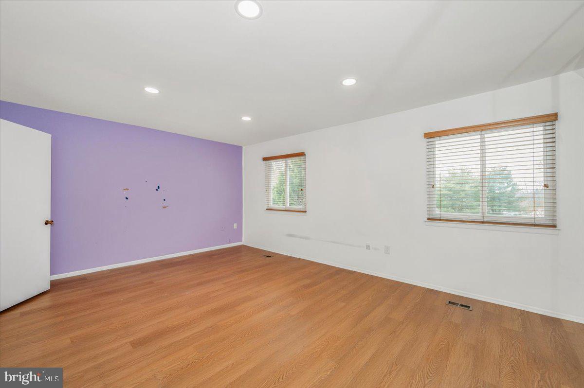 LEISURE WORLD - Residential