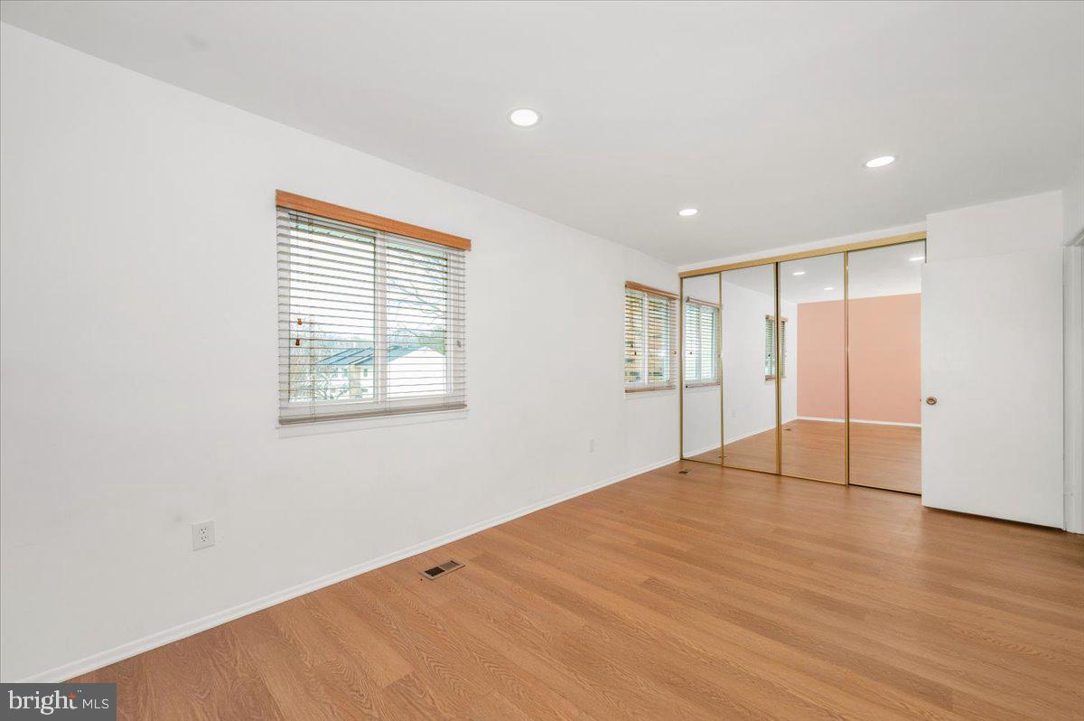 LEISURE WORLD - Residential