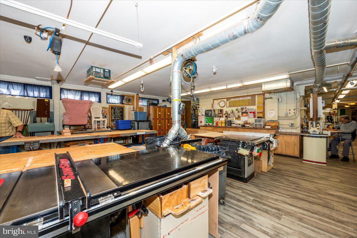 LEISURE WORLD - Residential