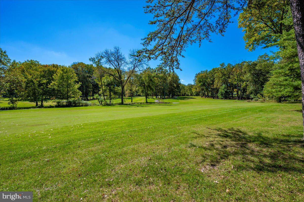 LEISURE WORLD - Residential