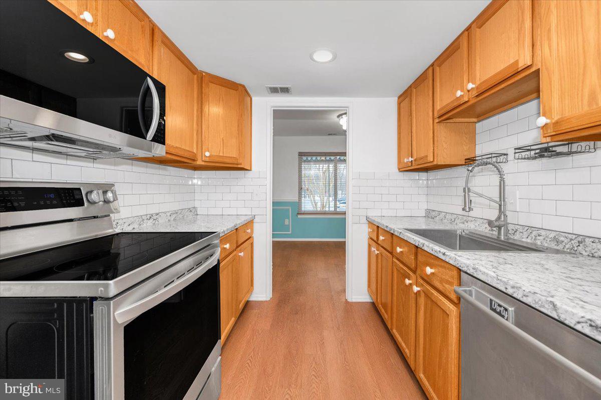 LEISURE WORLD - Residential