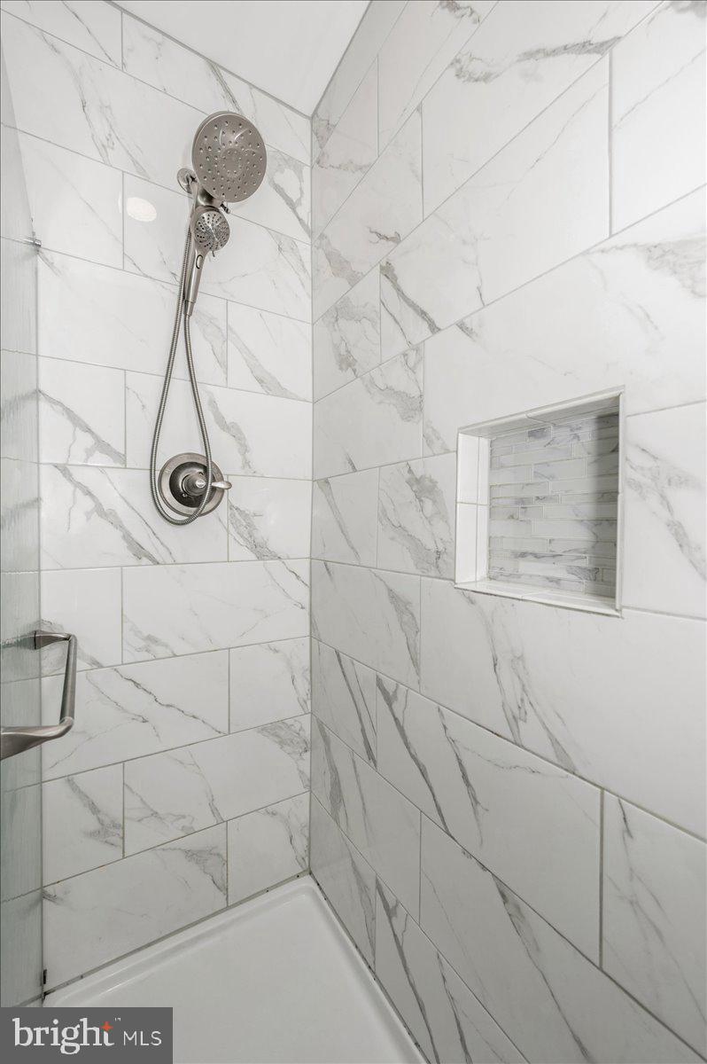 LEISURE WORLD - Residential