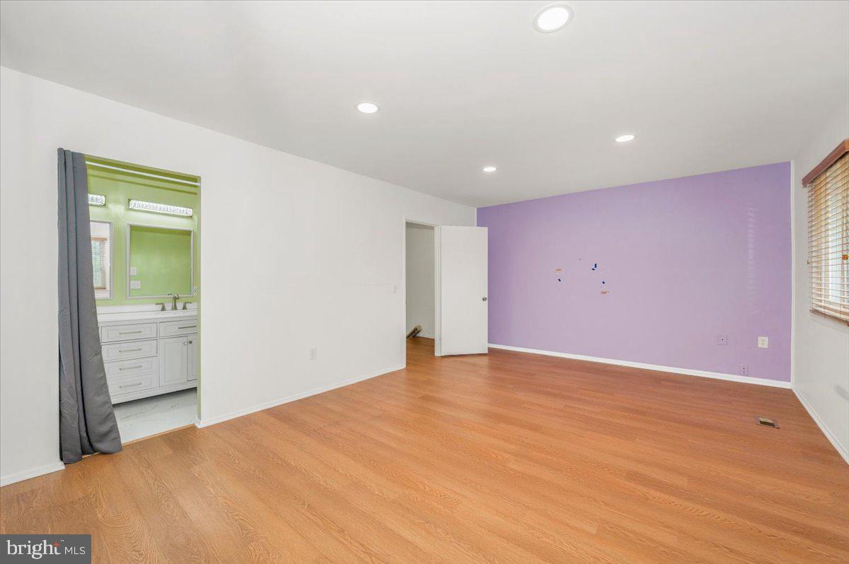 LEISURE WORLD - Residential